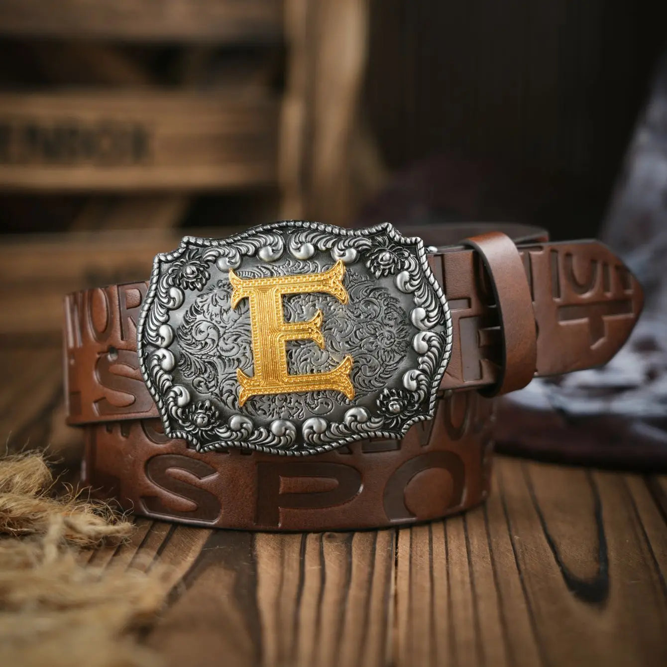 A casual, individual and retro belt, Western-style clothing accessory, metal buckle, PU belt, suitable for both men and women