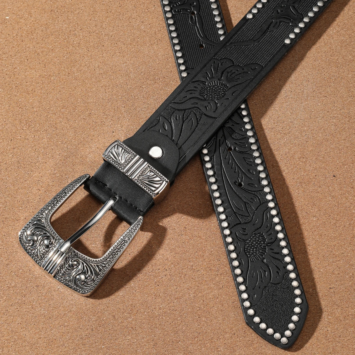 A casual, individual and retro belt, Western-style clothing accessory, metal buckle, PU belt, suitable for both men and women
