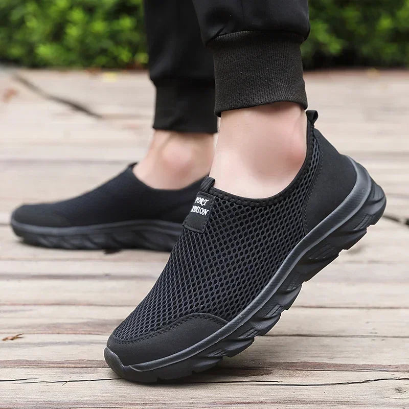 New Running Shoes for Men Breathable Sports Shoes Light Weight Fashion Summer Mesh Breathable Sneakers for Men