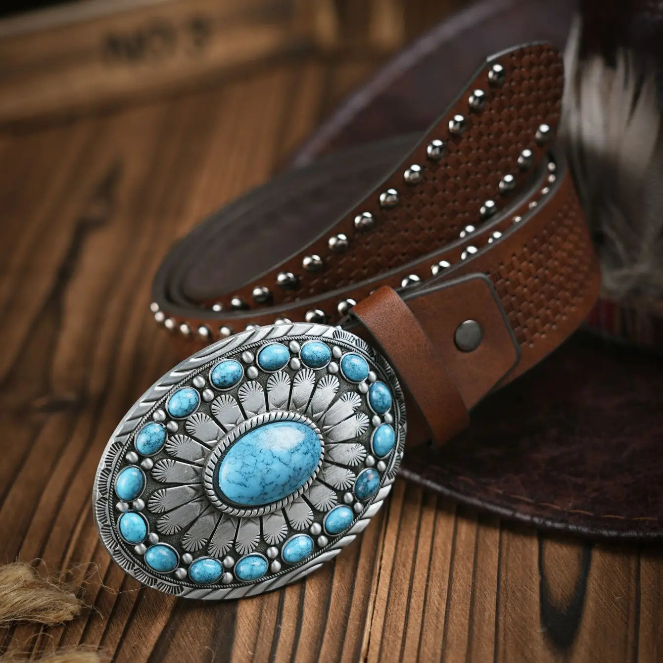 A men's and women's casual retro belt Western style! PU leather belt with metal buckle, suitable for daily work wear