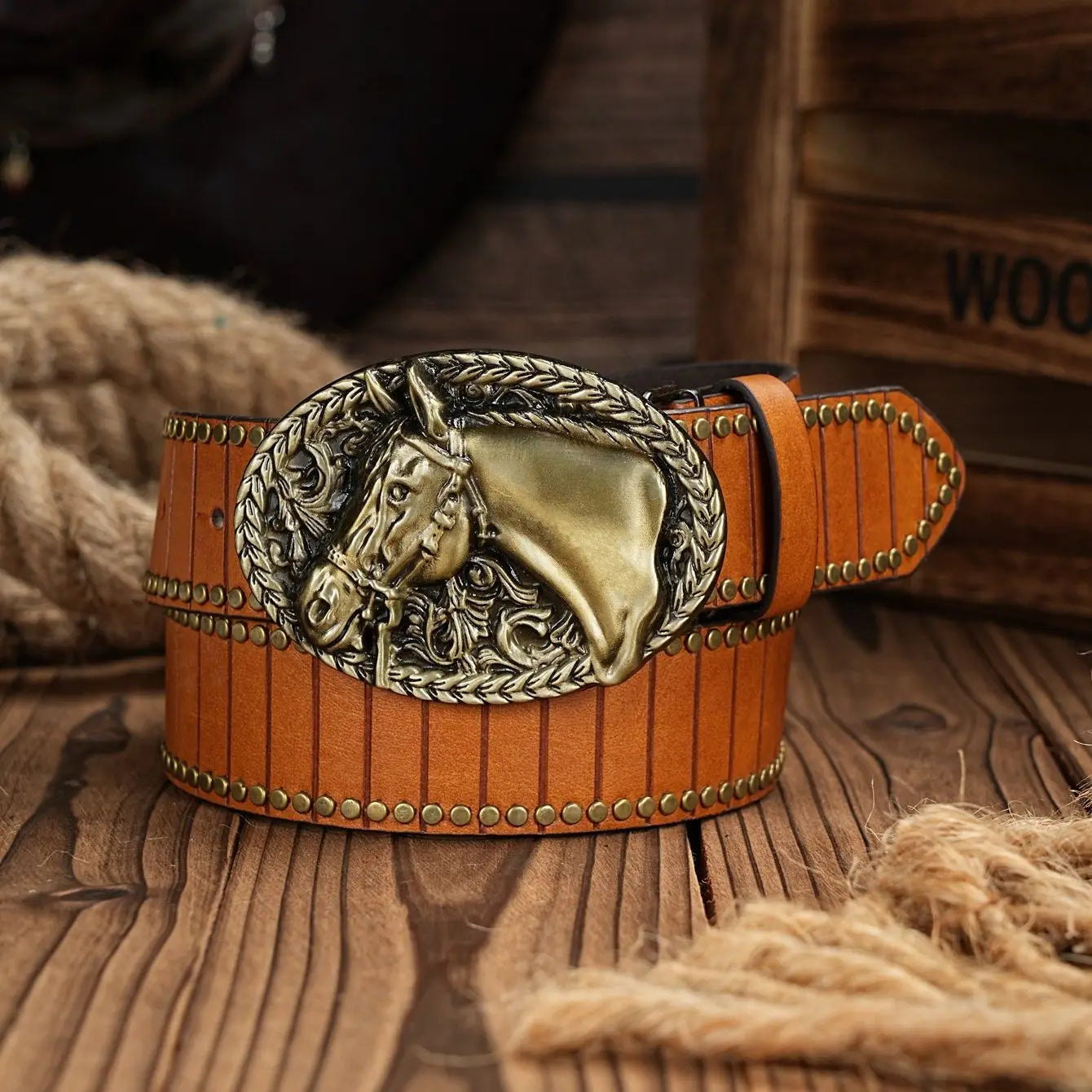 A casual, individual and retro belt, Western-style clothing accessory, metal buckle, PU belt, suitable for both men and women