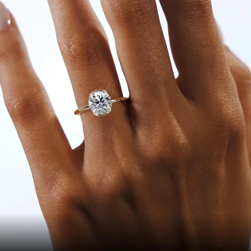 Lnngy 6.5MM 1CT Half Bezel Moissanite Ring for Women Exquisite 925 Sterling Silver Solitaire Engagement Rings Jewelry Gift