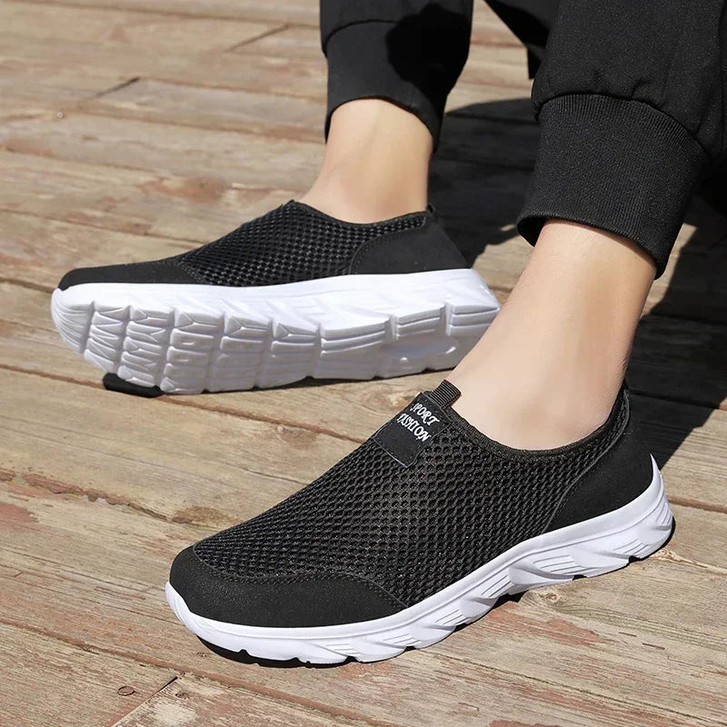 New Running Shoes for Men Breathable Sports Shoes Light Weight Fashion Summer Mesh Breathable Sneakers for Men