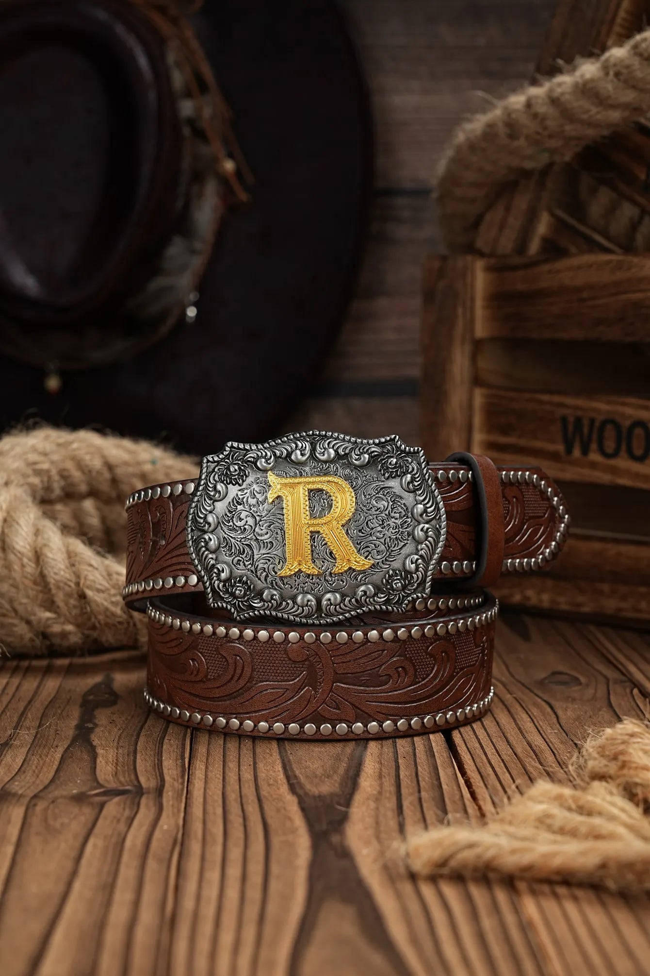 A casual, individual and retro belt, Western-style clothing accessory, metal buckle, PU belt, suitable for both men and women