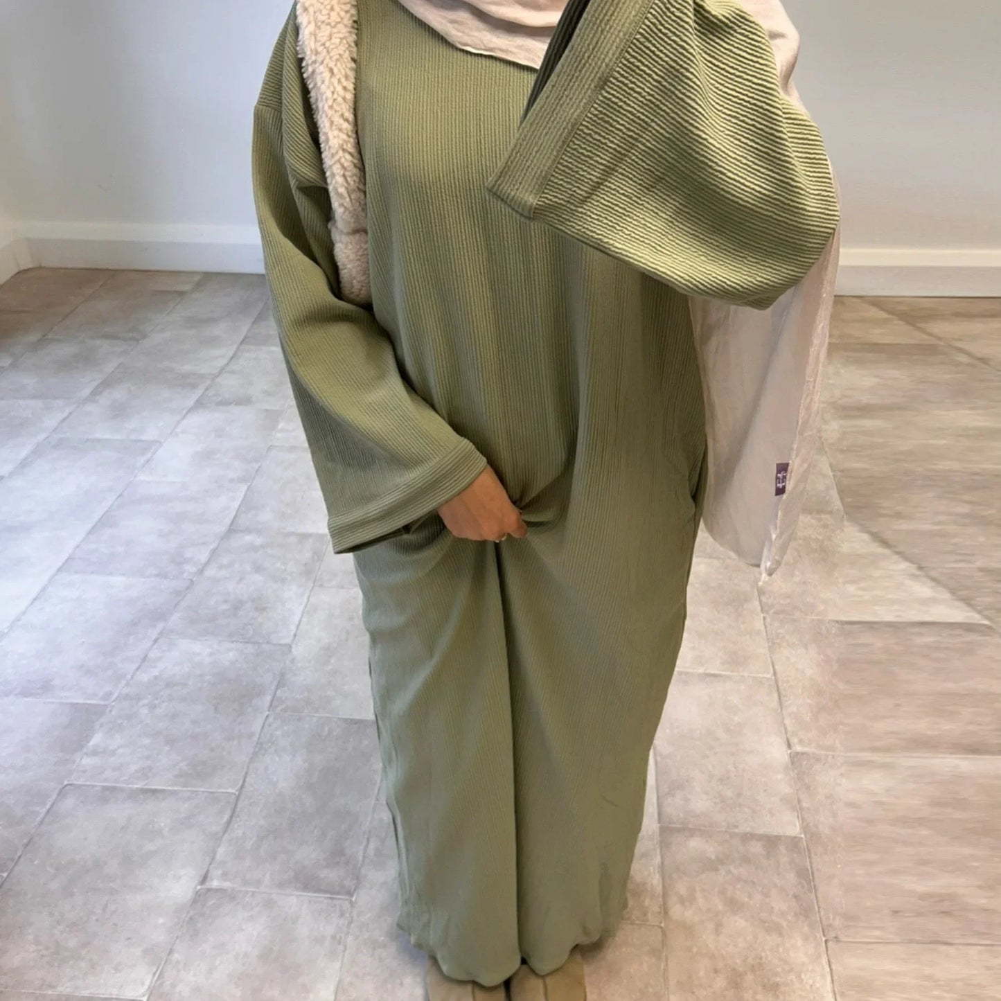 Warm Arabic Corduroy Abaya Dress for Women Ramadan Dubai Women Modest Muslim Coat Winter Islam Clothing New Turkey Solid Robe
