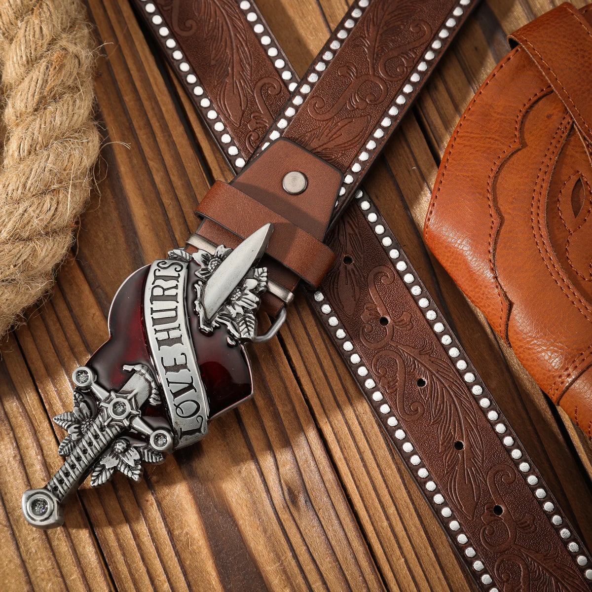 An alloy plate buckle PU material belt, suitable for both men and women, to create a personalized Western retro style