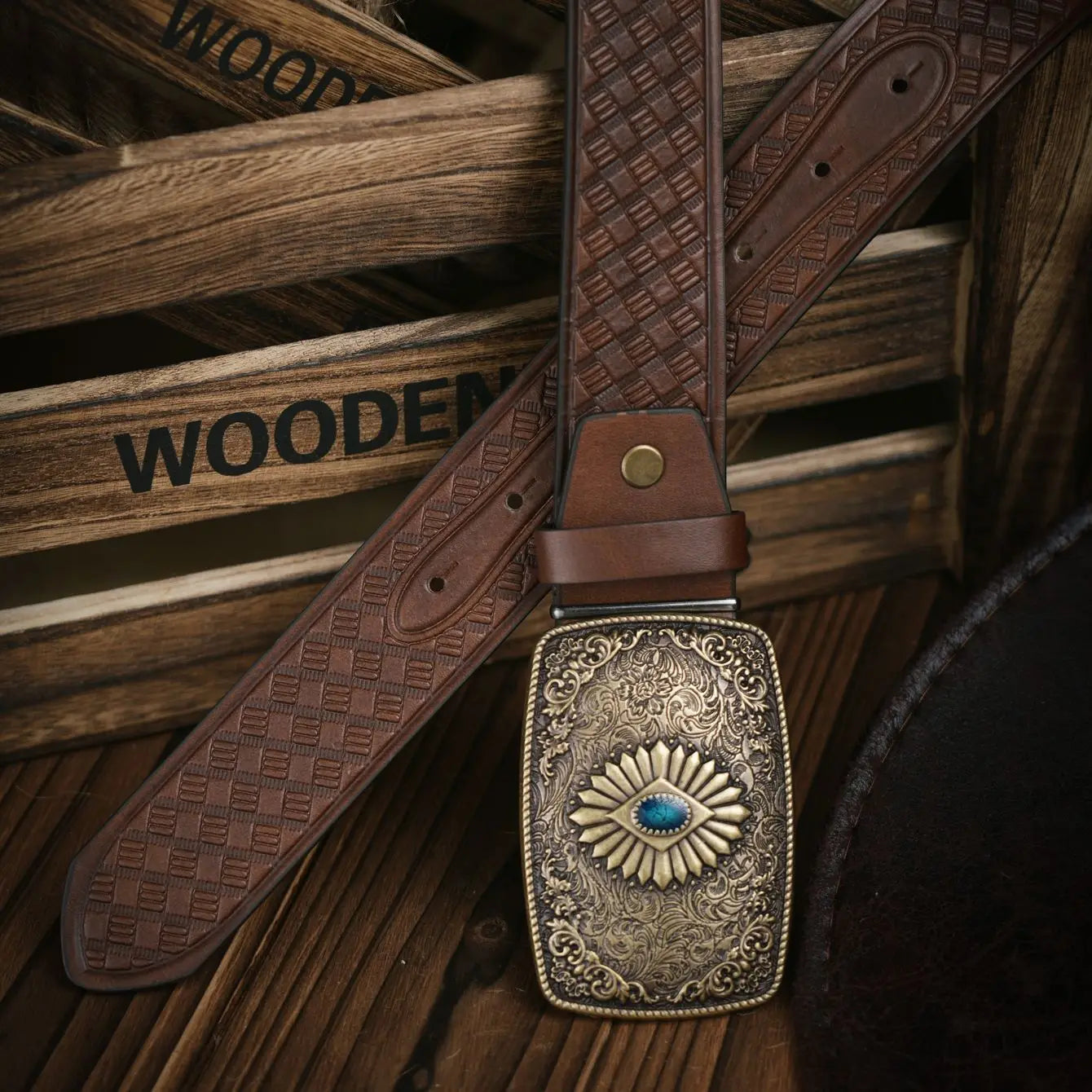 A men's and women's casual retro belt Western style! PU leather belt with metal buckle, suitable for daily work wear