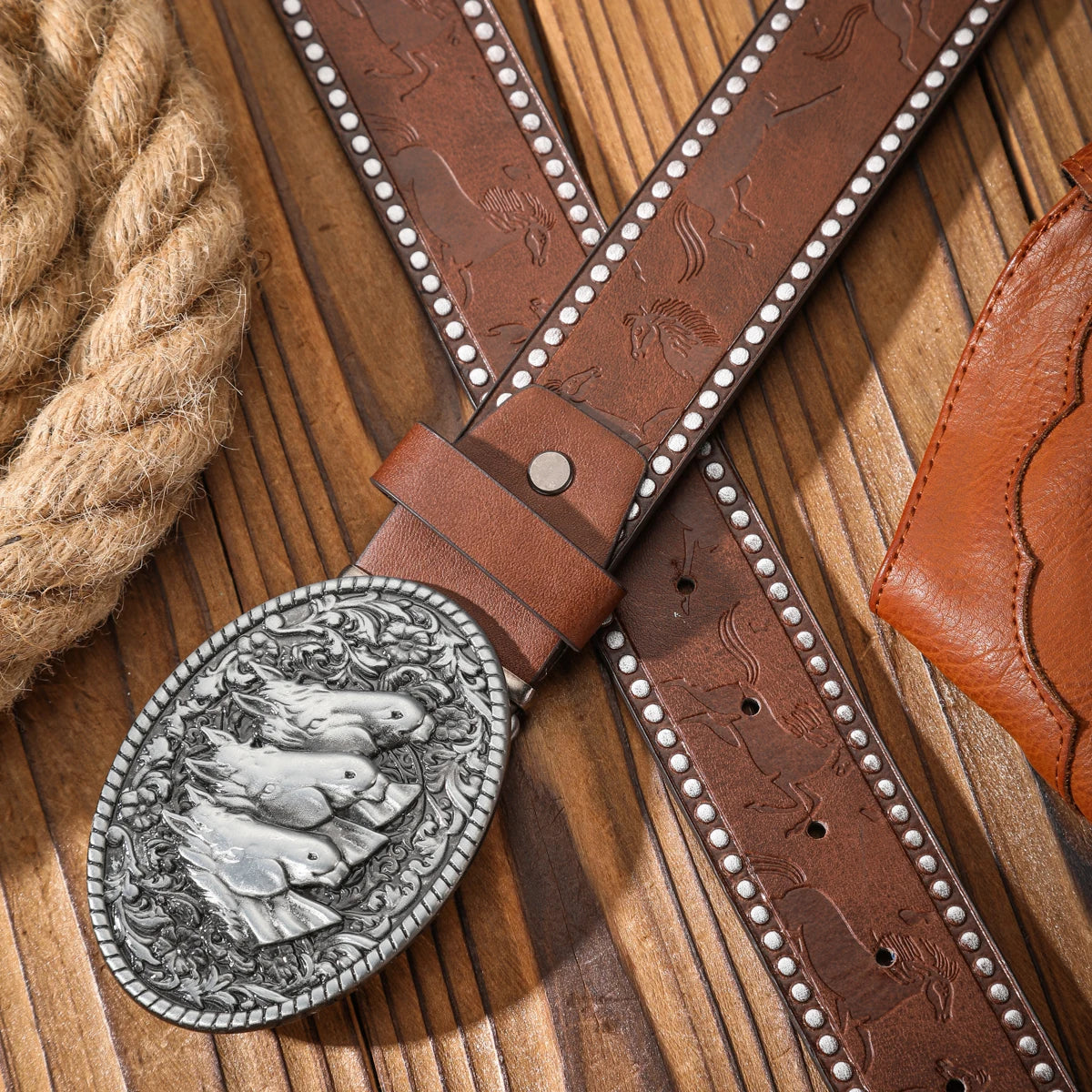 Vintage meets fashion! Alloy buckle PU belt, suitable for both men and women, to create a personalized Western style