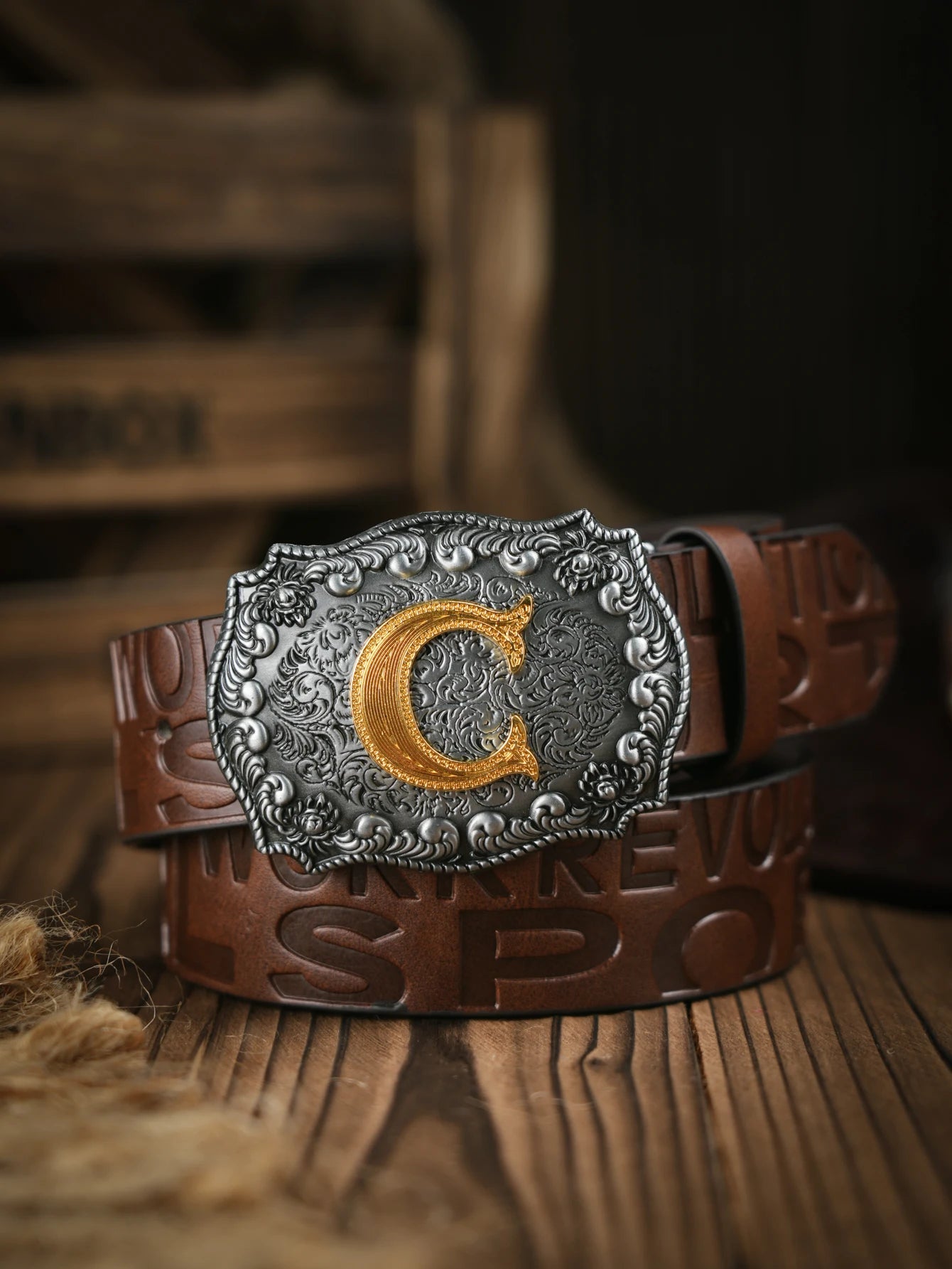 A casual, individual and retro belt, Western-style clothing accessory, metal buckle, PU belt, suitable for both men and women