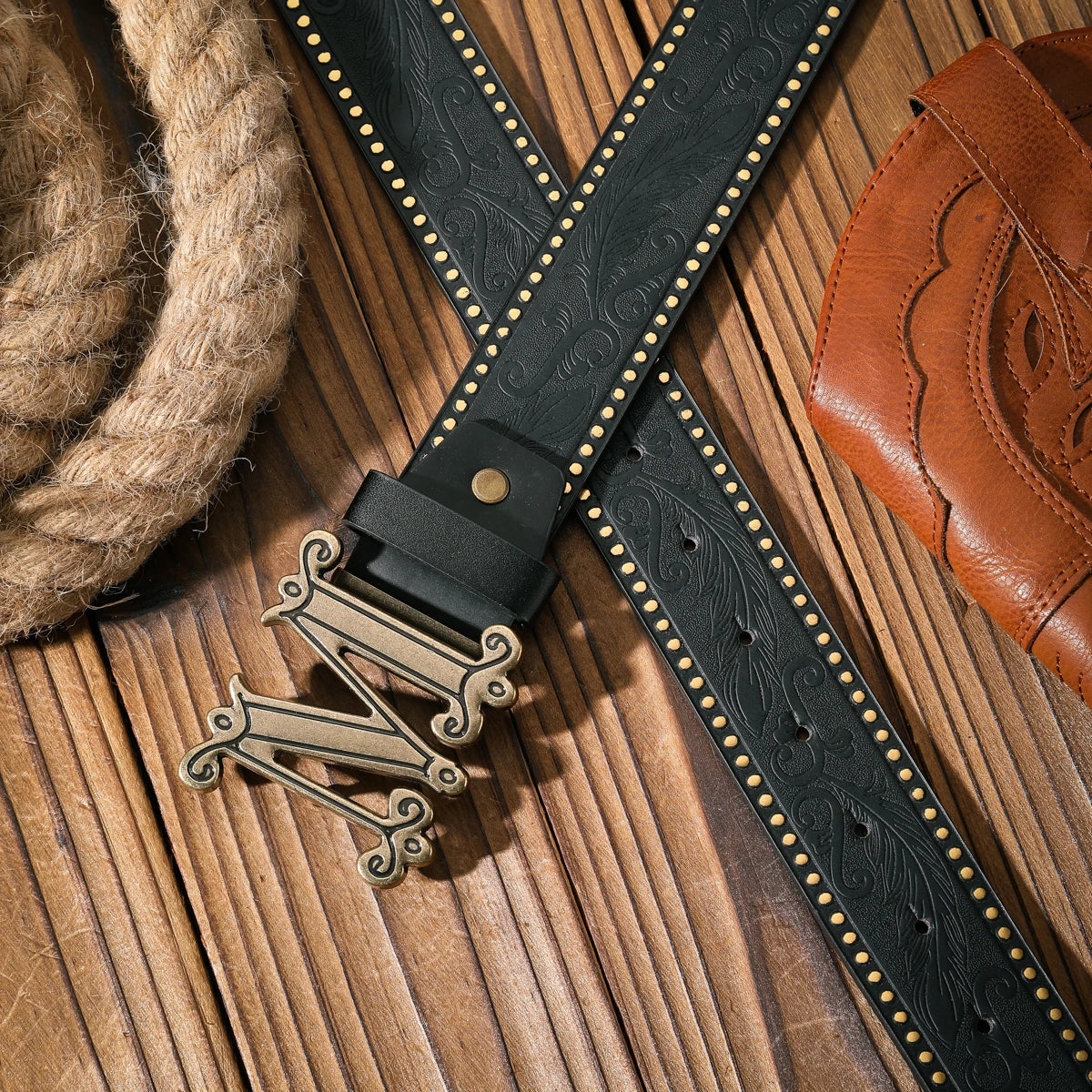 A casual and retro belt, a waist accessory for Western-style clothing, metal buckle, PU belt, suitable for both men and women