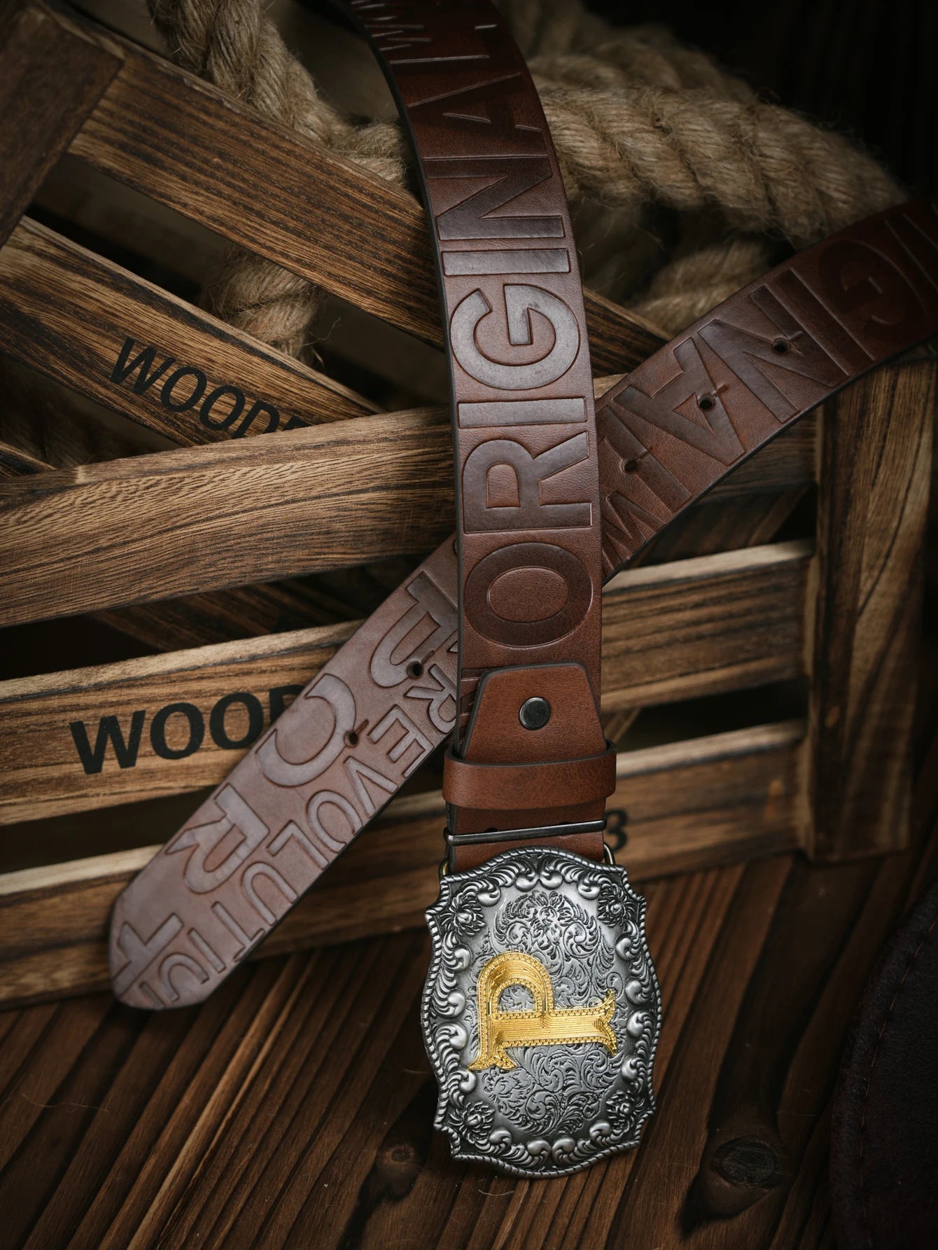 A casual, individual and retro belt, Western-style clothing accessory, metal buckle, PU belt, suitable for both men and women