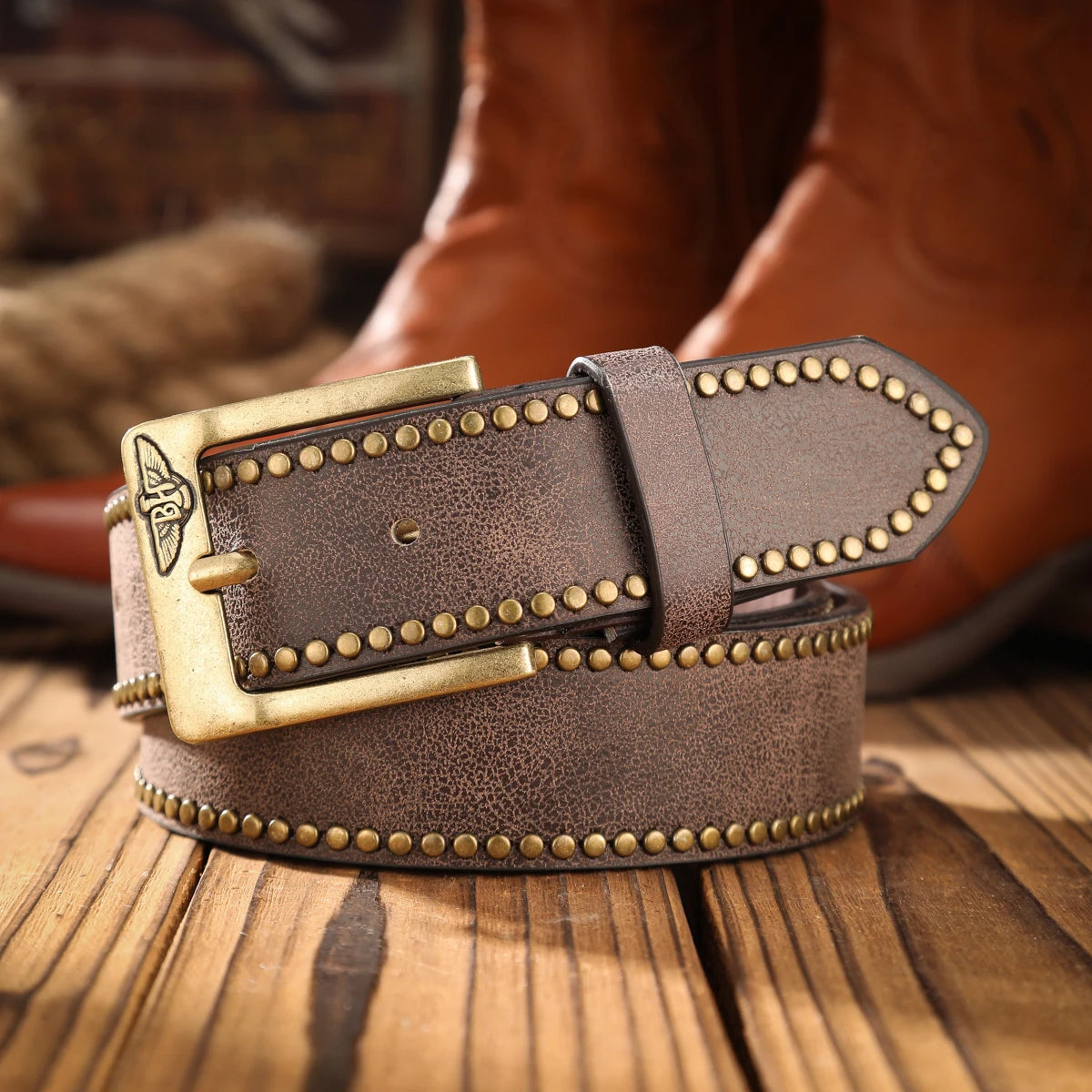 A men's and women's casual retro belt Western style! PU leather belt with metal buckle, suitable for daily work wear