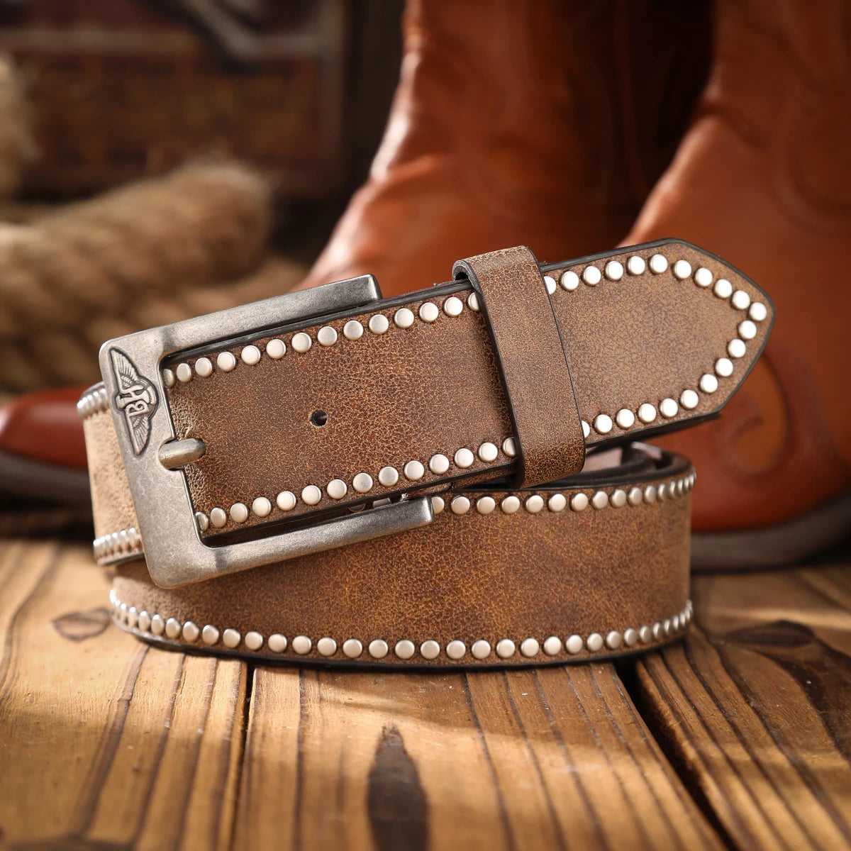 A men's and women's casual retro belt Western style! PU leather belt with metal buckle, suitable for daily work wear