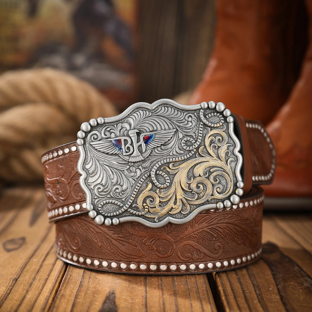 A classic retro PU material embossed belt metal plate buckle head men and women the same daily casual delivery punch nails