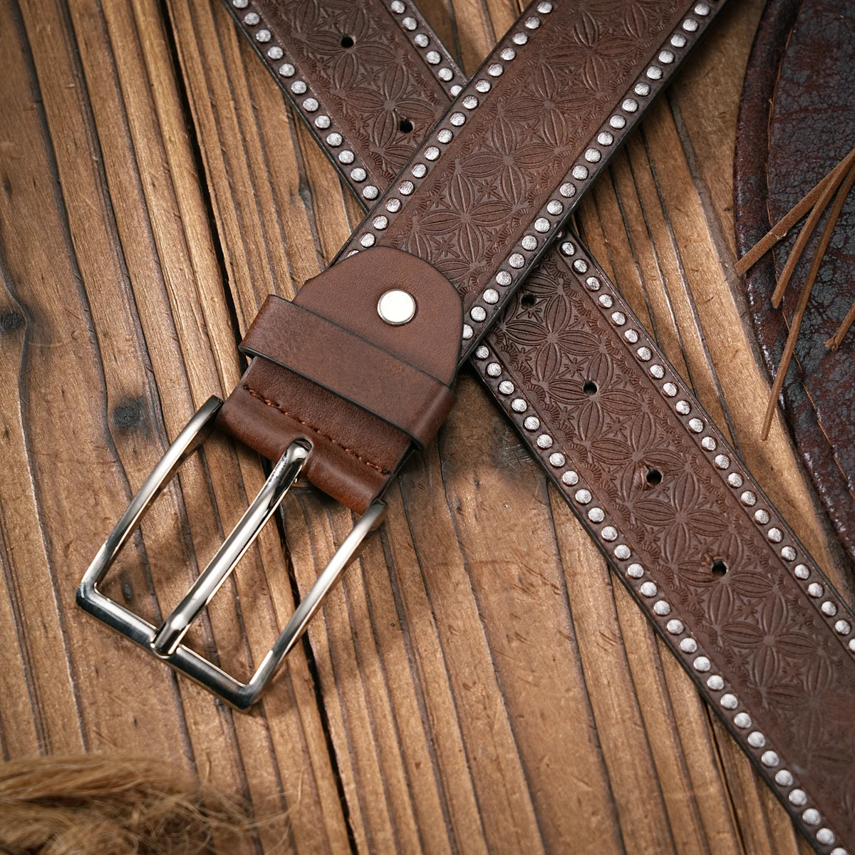 A men's and women's retro metal buckle casual style multi-color PU belt suitable for daily leisure four seasons (send punch nail
