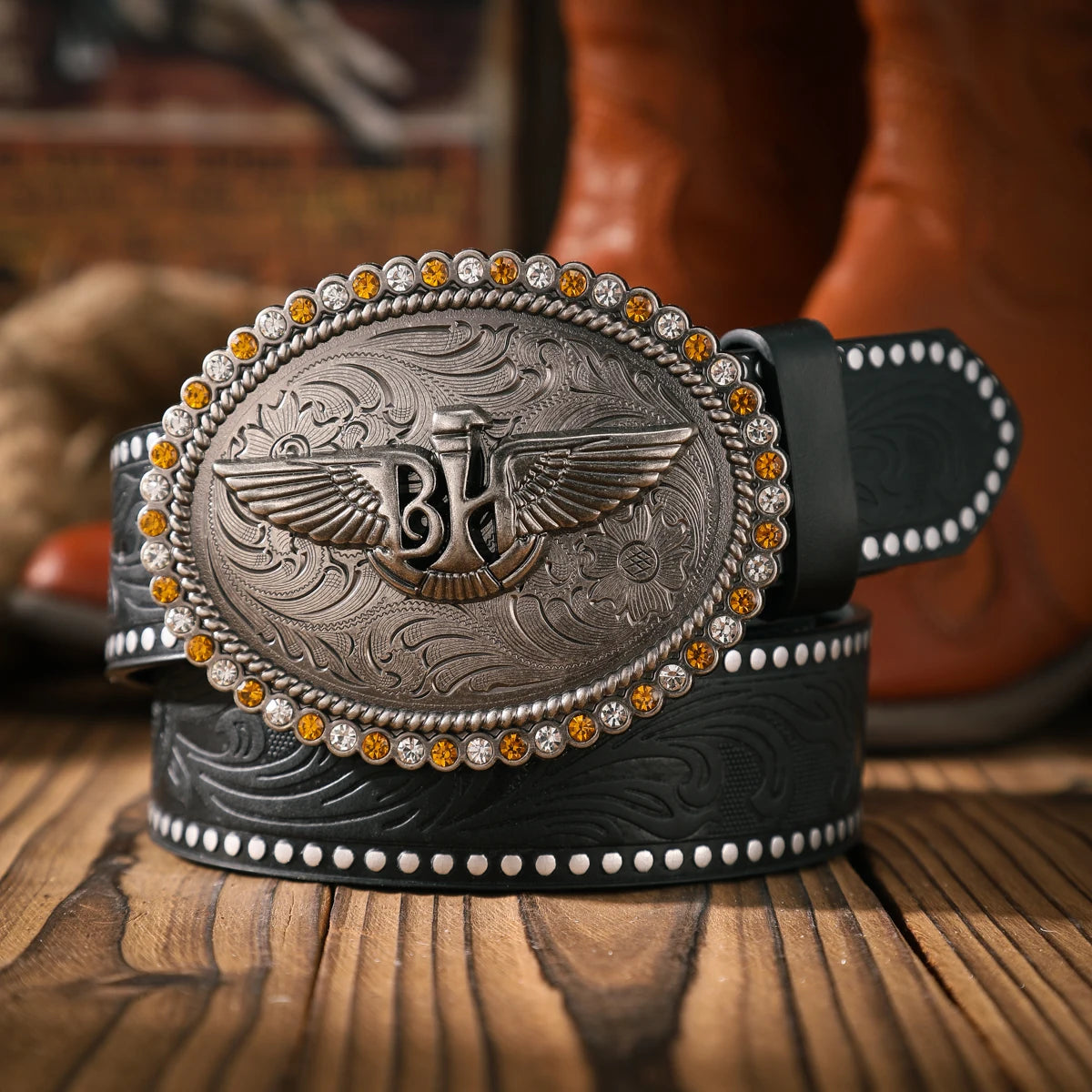 A casual and retro belt, a waist accessory for Western-style clothing, metal buckle, PU belt, suitable for both men and women