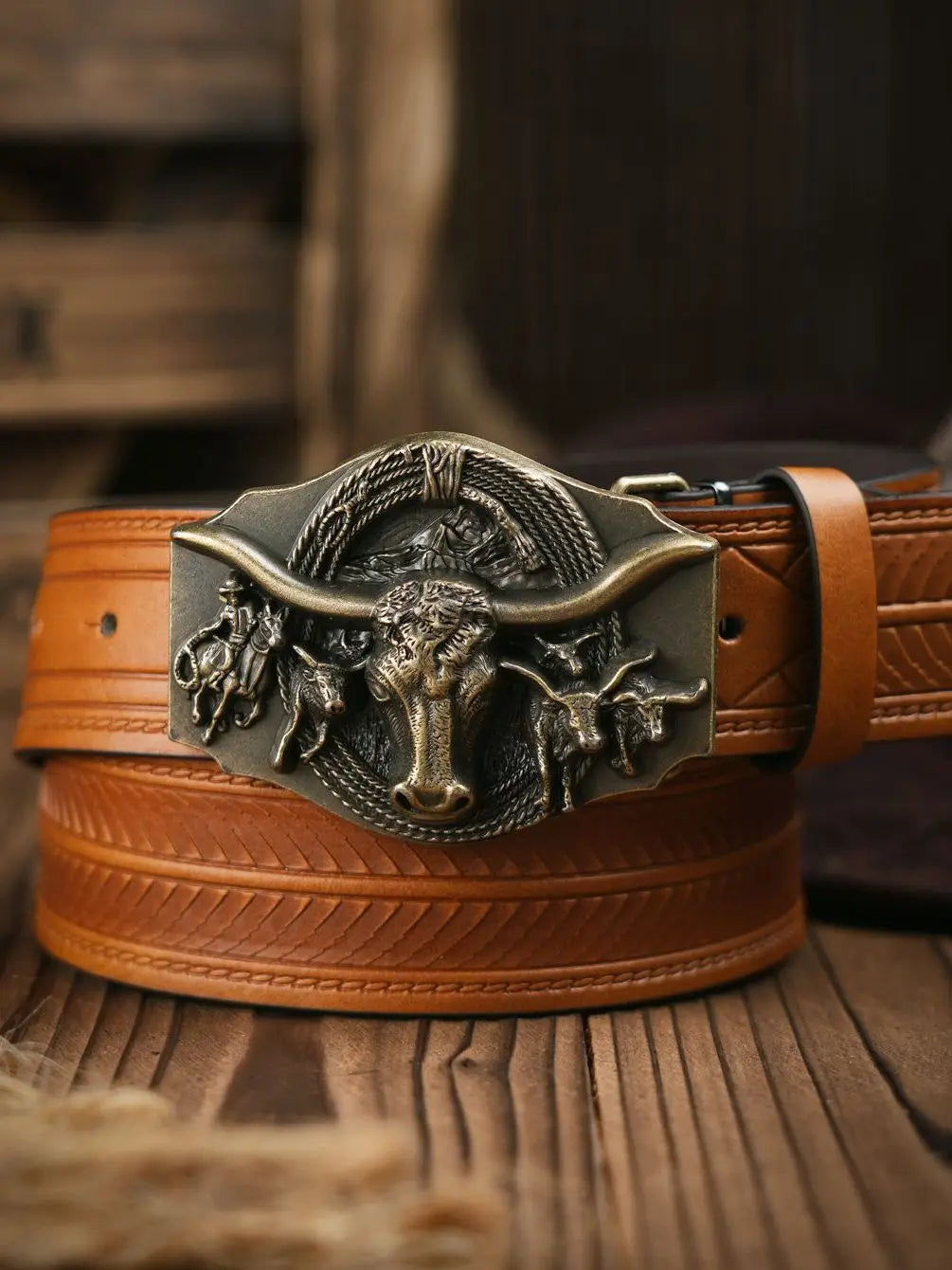 A men's and women's casual retro belt Western style! PU leather belt with metal buckle, suitable for daily work wear