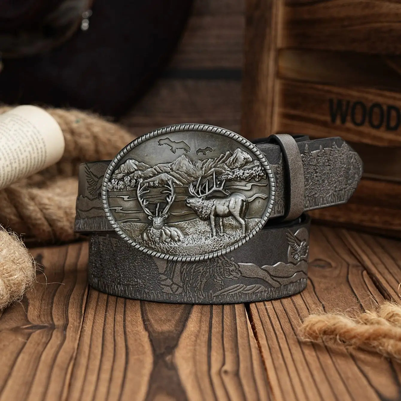 A casual, individual and retro belt, Western-style clothing accessory, metal buckle, PU belt, suitable for both men and women