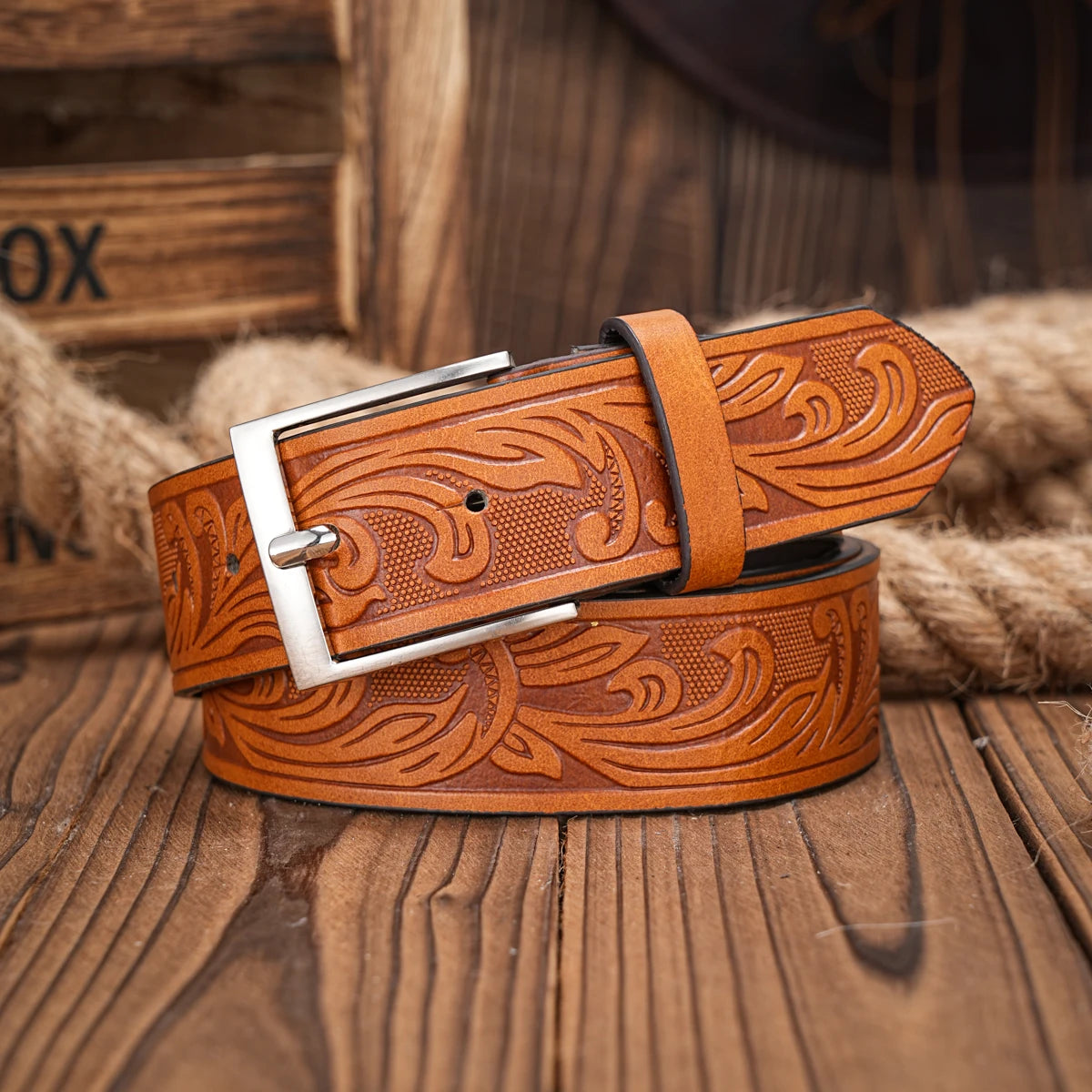 A casual, individual and retro belt, Western-style clothing accessory, metal buckle, PU belt, suitable for both men and women