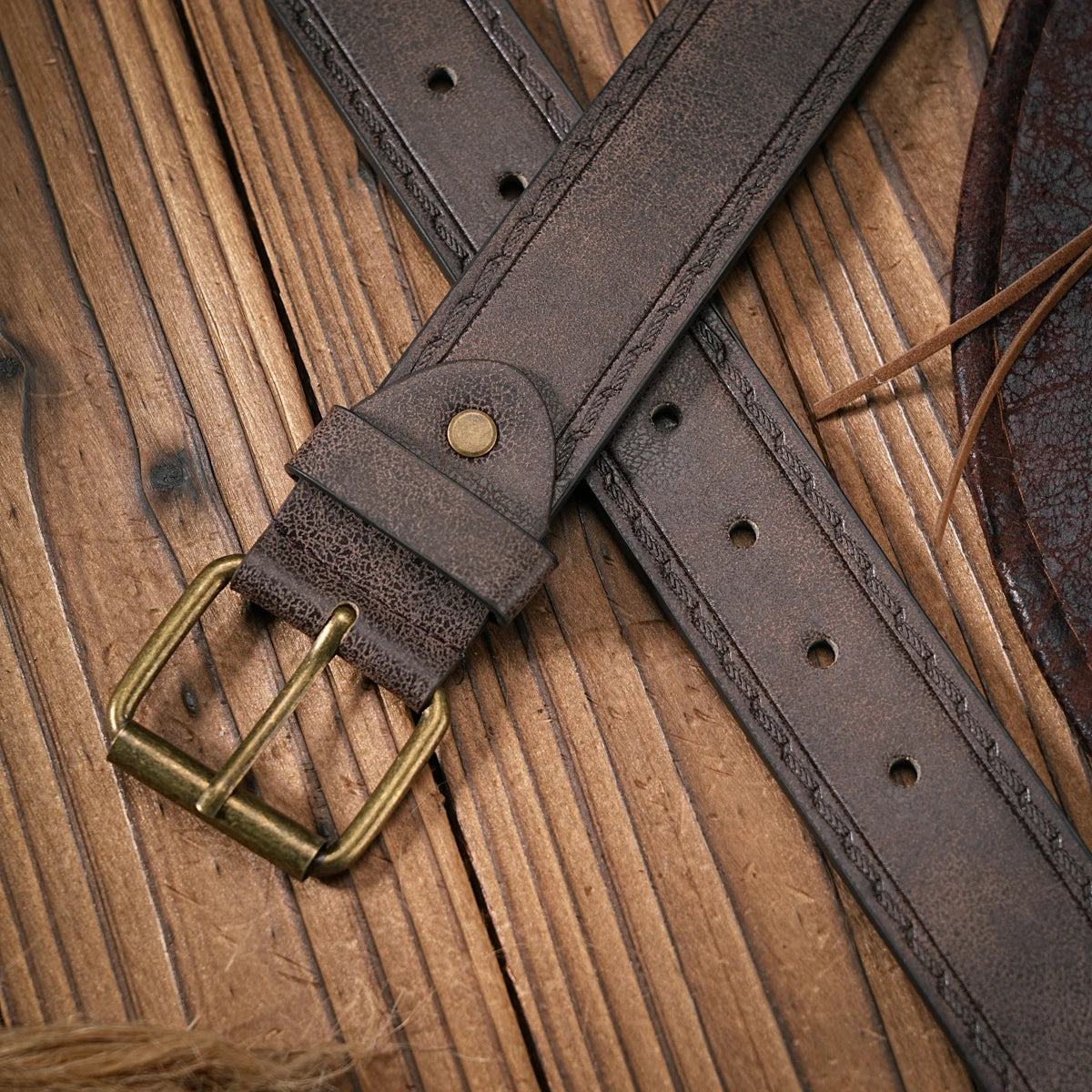 A men's and women's retro metal buckle casual style multi-color PU belt suitable for daily attendance business four seasons (sen