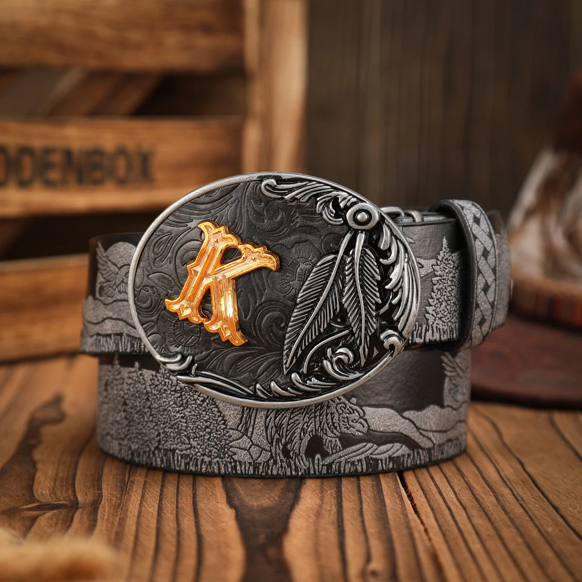 A casual, individual and retro belt, a Western-style clothing accessory, metal buckle, PU belt, suitable for both men and women