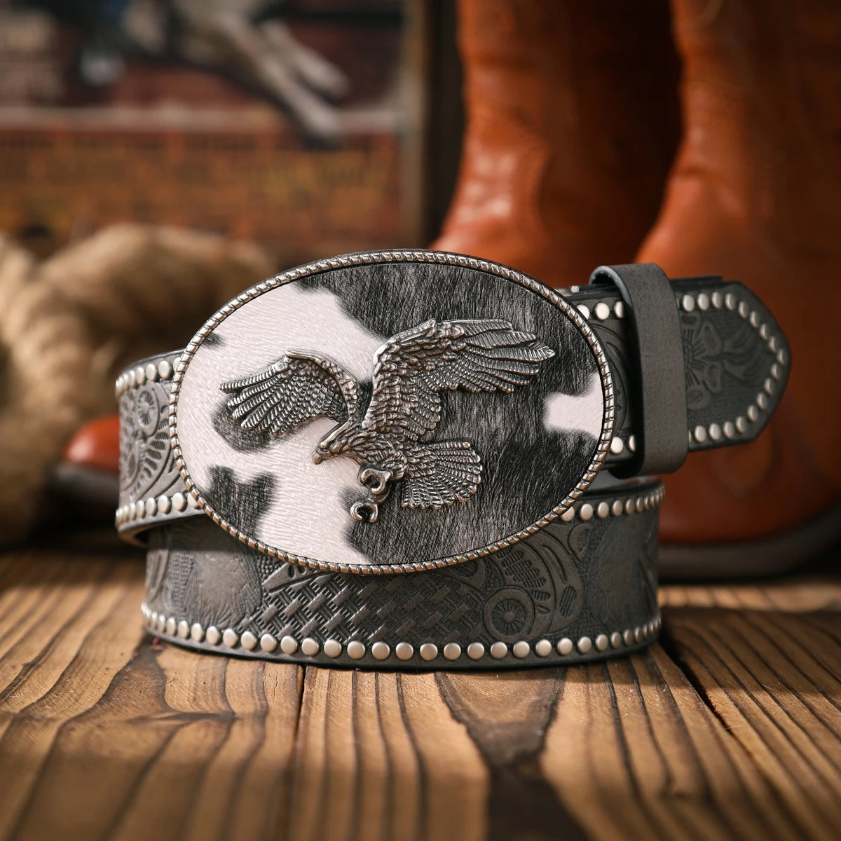 A casual and retro belt, a waist accessory for Western-style clothing, metal buckle, PU belt, suitable for both men and women