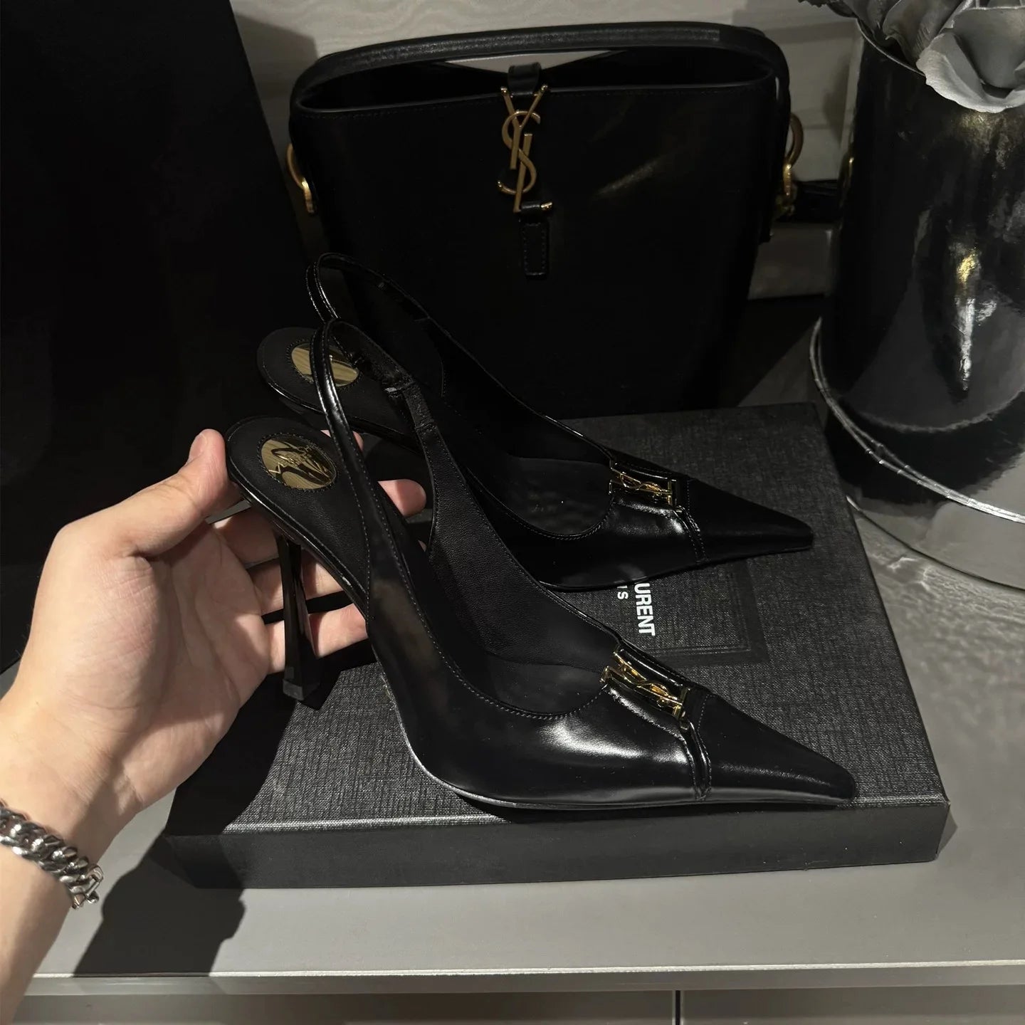 Women's Sexy Mid-heel Pointed High Heels Women's Fashion Space Stiletto Sandals Women's White Single Shoes