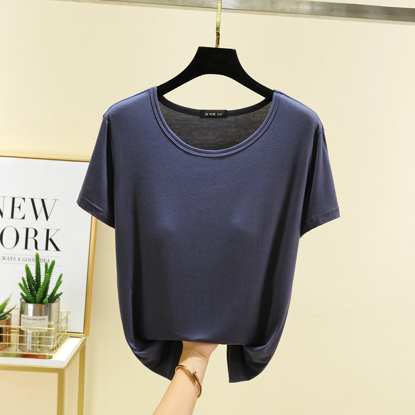 Loose Modal T-irt Women's Spring Summer round Ne ort Sve Built-In Bra Large Size Base irt Casual Sle Summer Top
