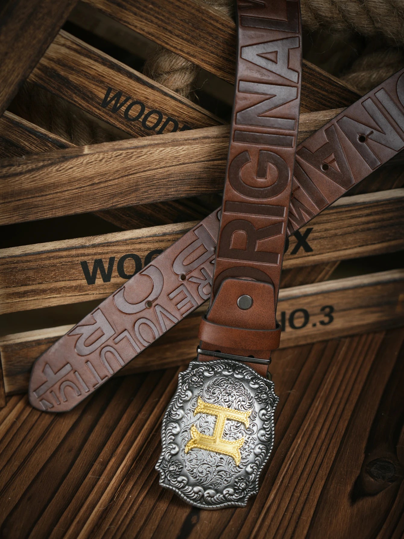 A casual, individual and retro belt, Western-style clothing accessory, metal buckle, PU belt, suitable for both men and women