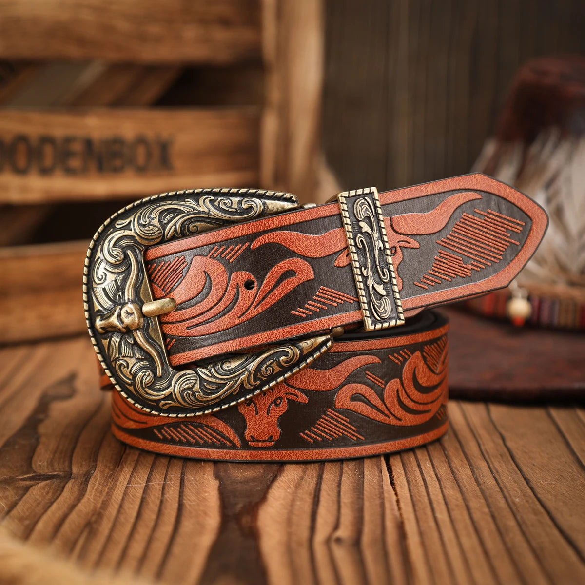 A casual, individual and retro belt, a Western-style clothing accessory, metal buckle, PU belt, suitable for both men and women