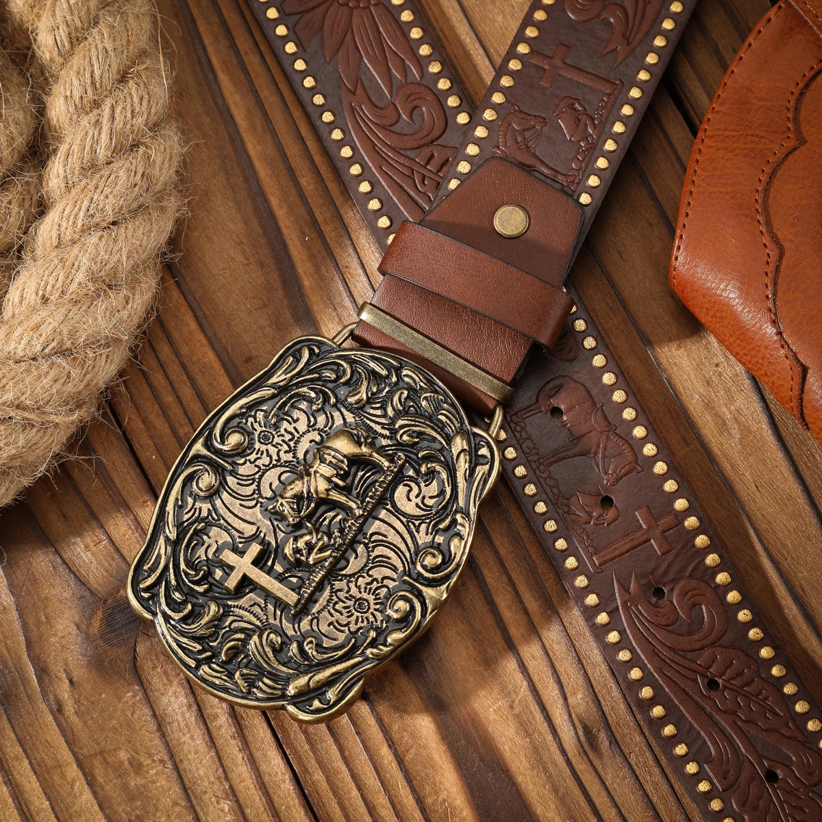 An alloy plate buckle PU material belt, suitable for both men and women, to create a personalized Western retro style