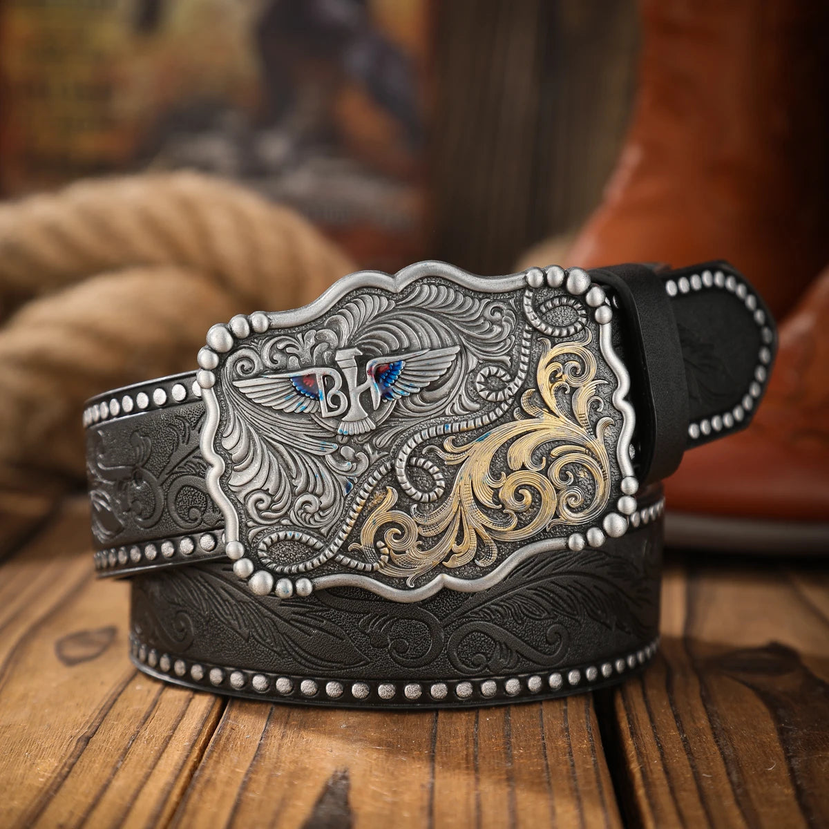 A classic retro PU material embossed belt metal plate buckle head men and women the same daily casual delivery punch nails