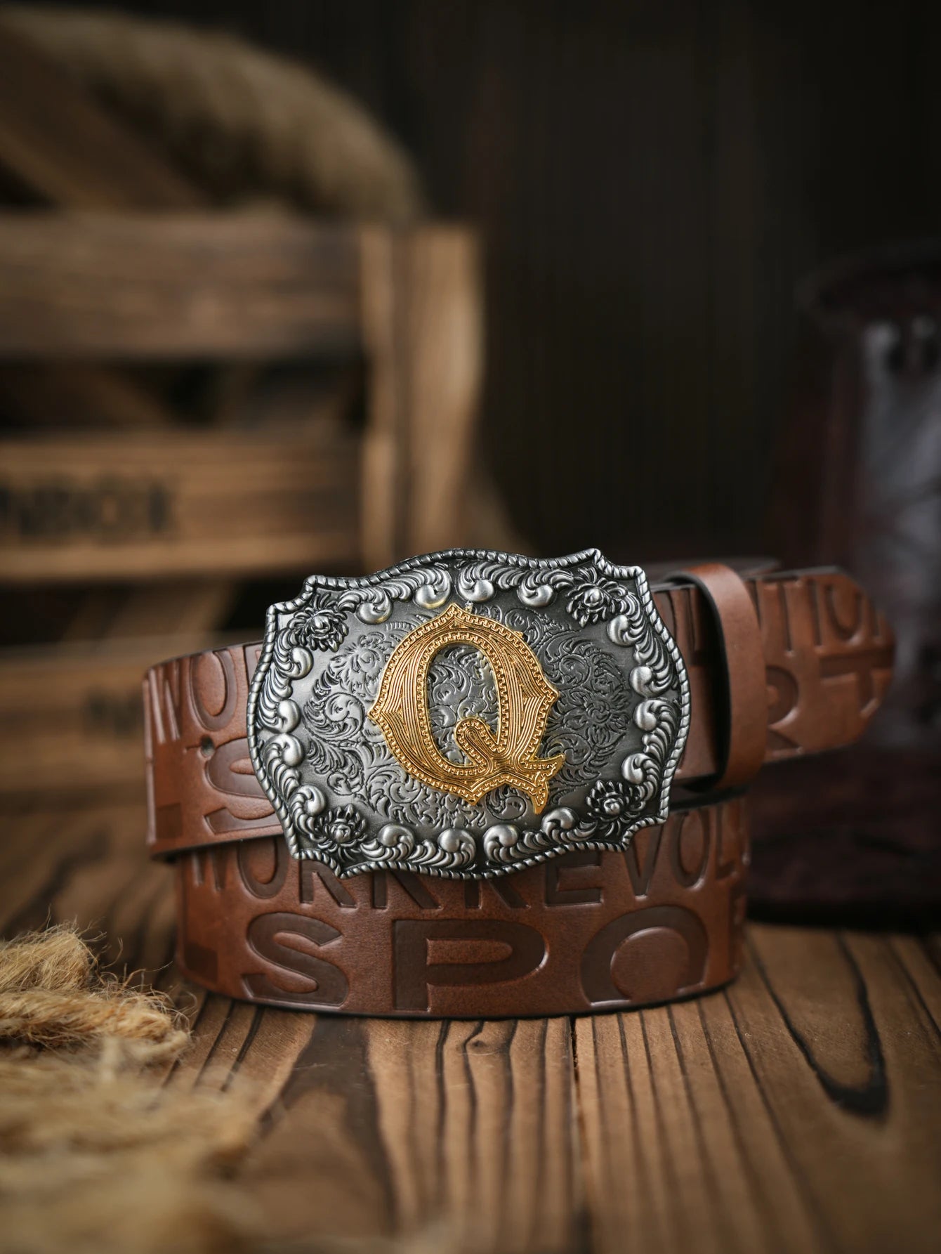 A casual, individual and retro belt, Western-style clothing accessory, metal buckle, PU belt, suitable for both men and women