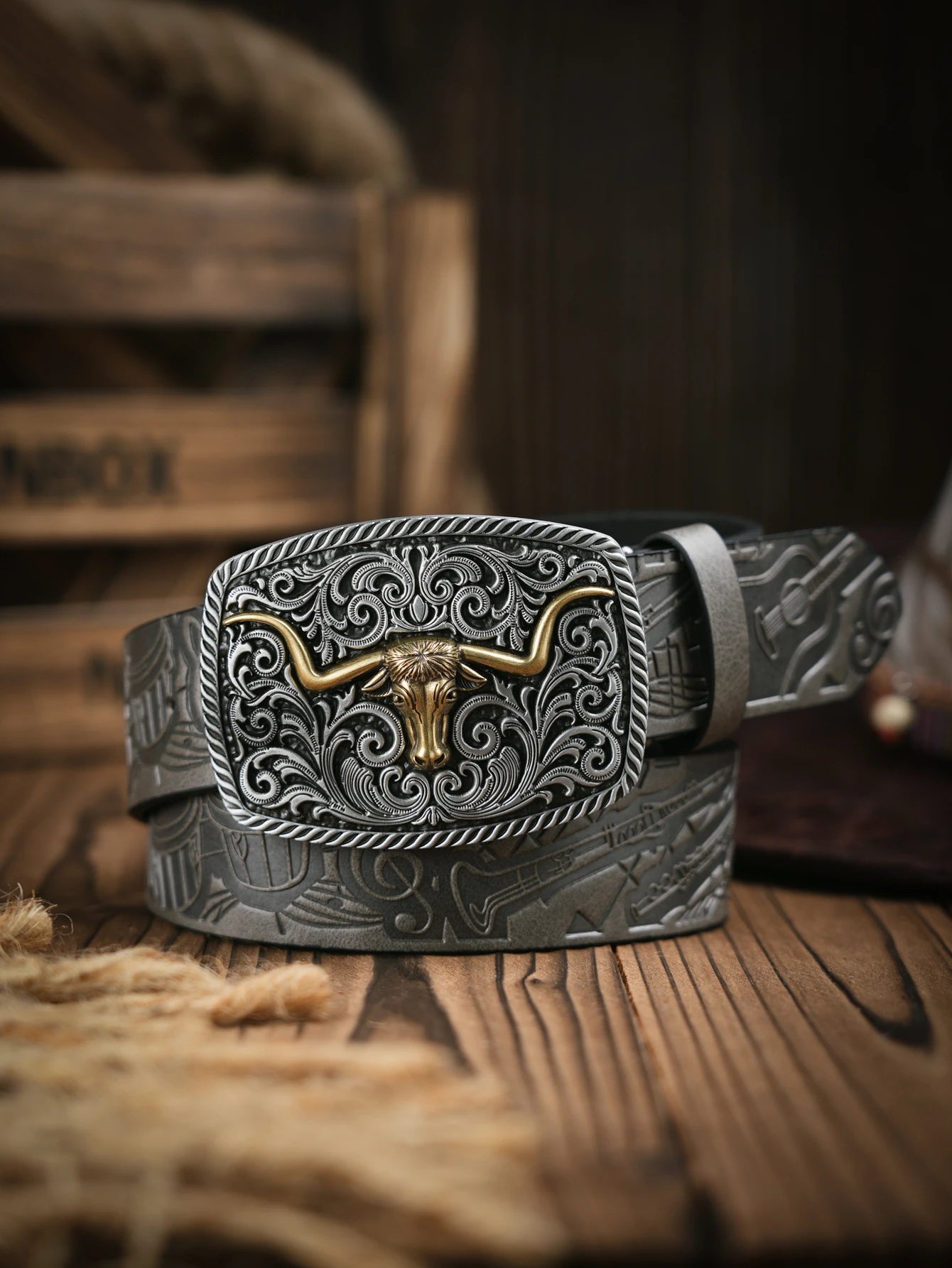 A men's and women's casual retro belt Western style! PU leather belt with metal buckle, suitable for daily work wear