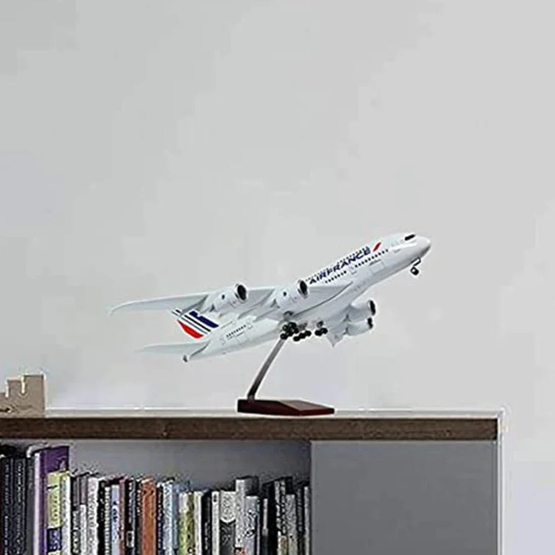 طائرة إيرباص A380 تابعة لشركة الخطوط الجوية الفرنسية بمقياس 1:160 نماذج كبيرة من الطائرات المصبوبة مع إضاءة LED للتجميع أو ديكور الهدايا