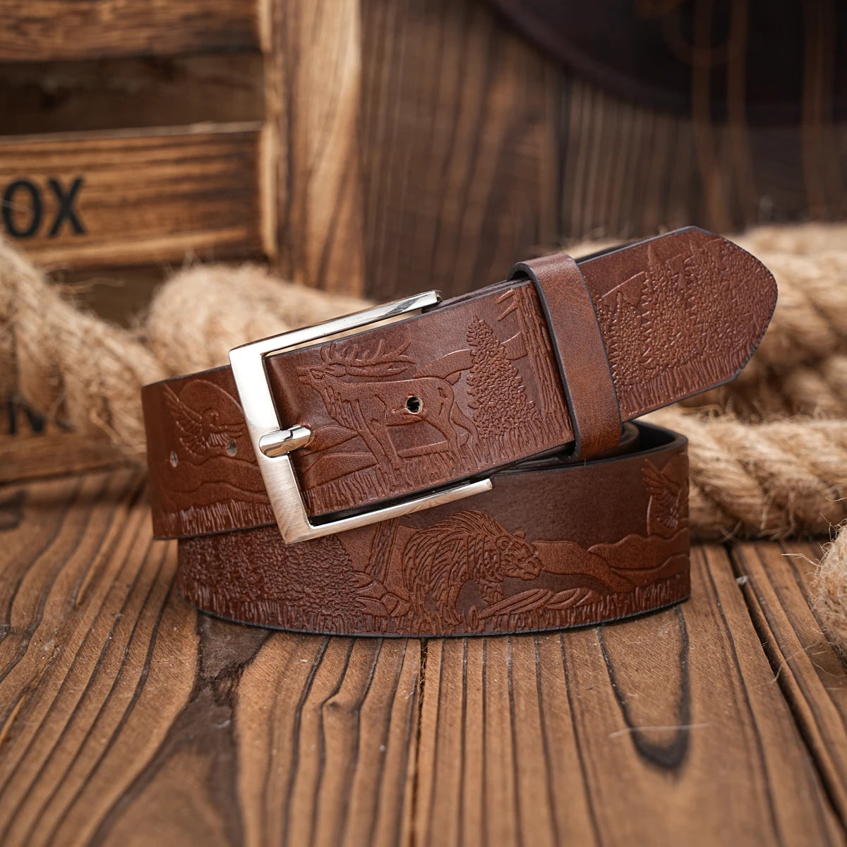 A casual, individual and retro belt, Western-style clothing accessory, metal buckle, PU belt, suitable for both men and women