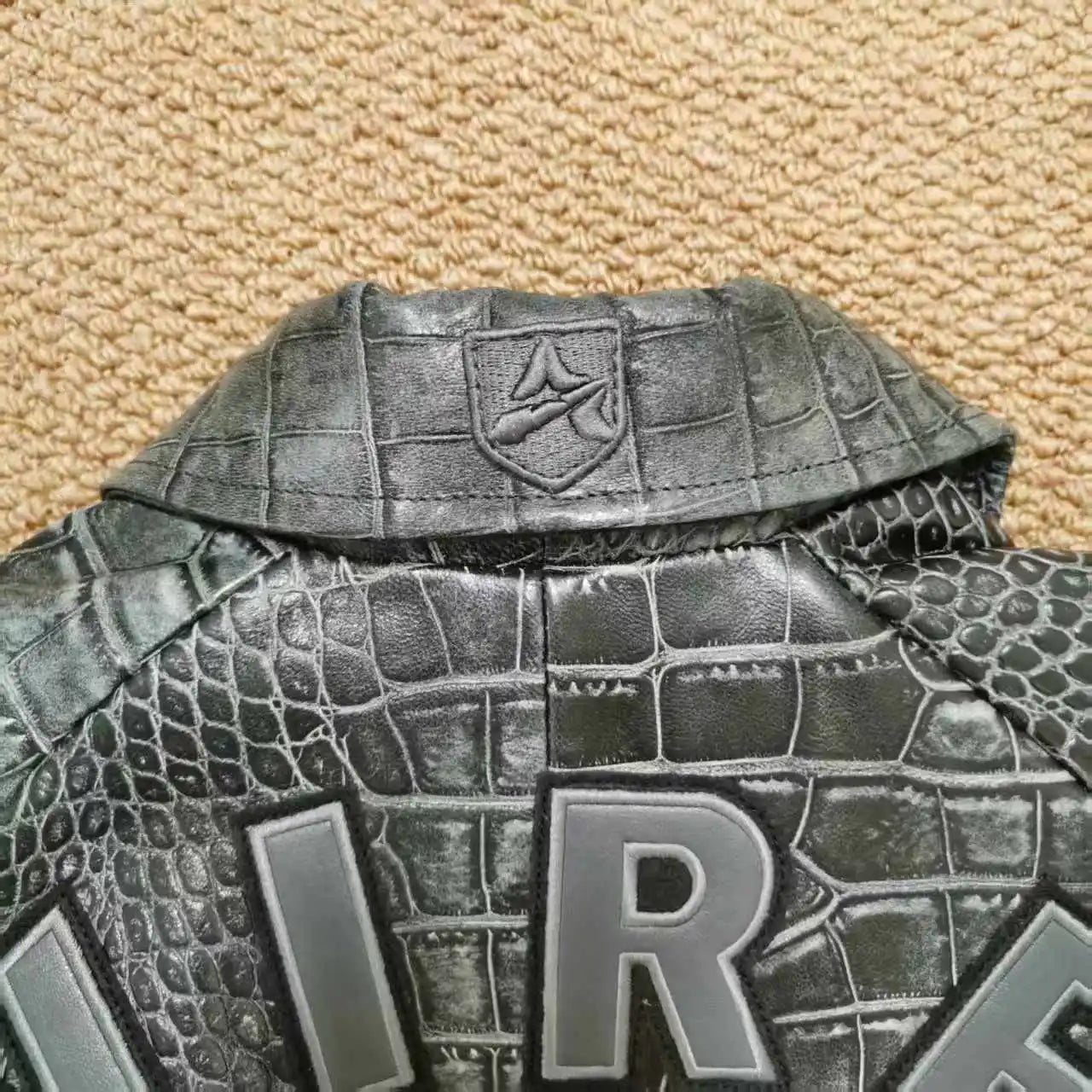 AVIREX new men's genuine leather jacket France 1.5 mm thick sheepskin embroidered crocodile pattern flight suit baseball coat