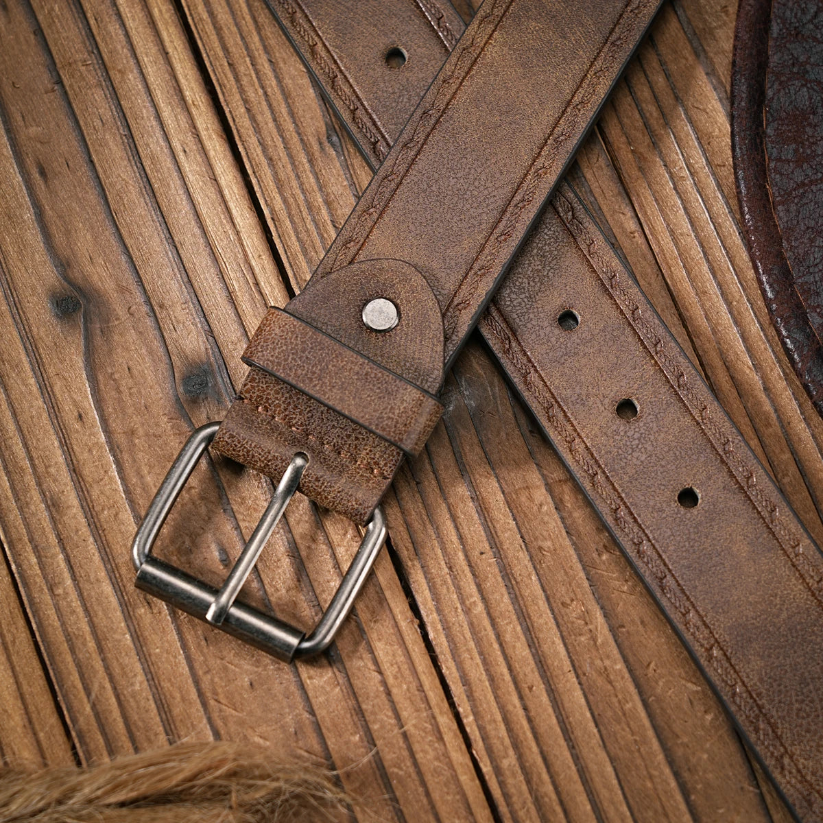 A men's and women's retro metal buckle casual style multi-color PU belt suitable for daily attendance business four seasons (sen