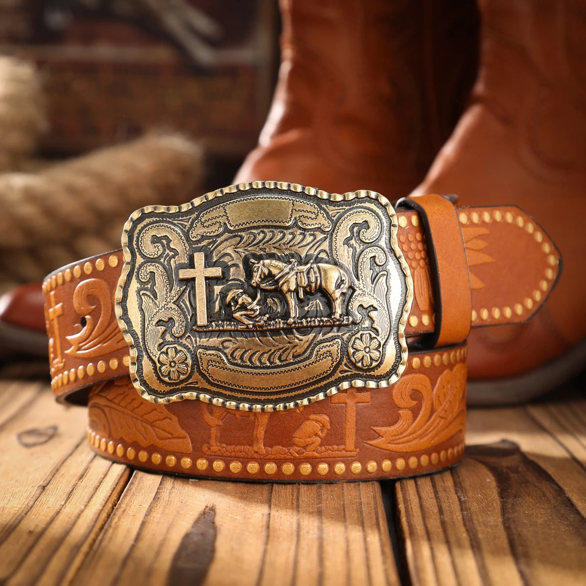 An alloy plate buckle PU material belt, suitable for both men and women, to create a personalized Western retro style