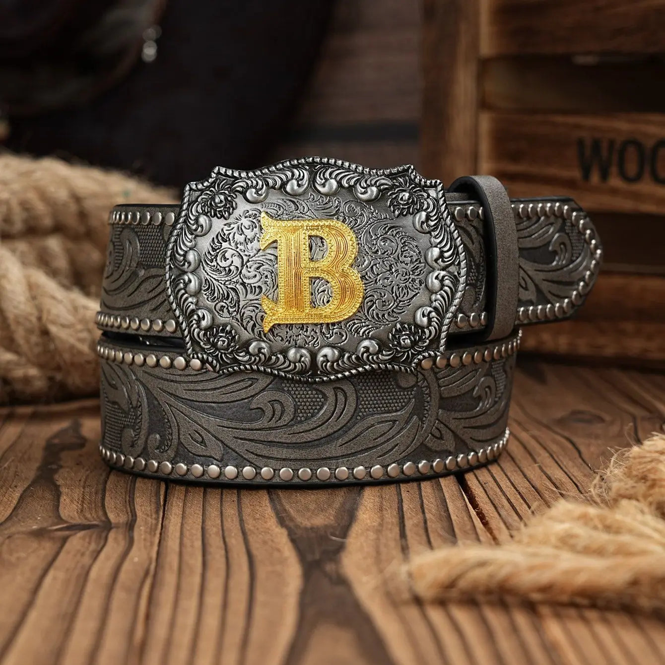 A casual, individual and retro belt, Western-style clothing accessory, metal buckle, PU belt, suitable for both men and women