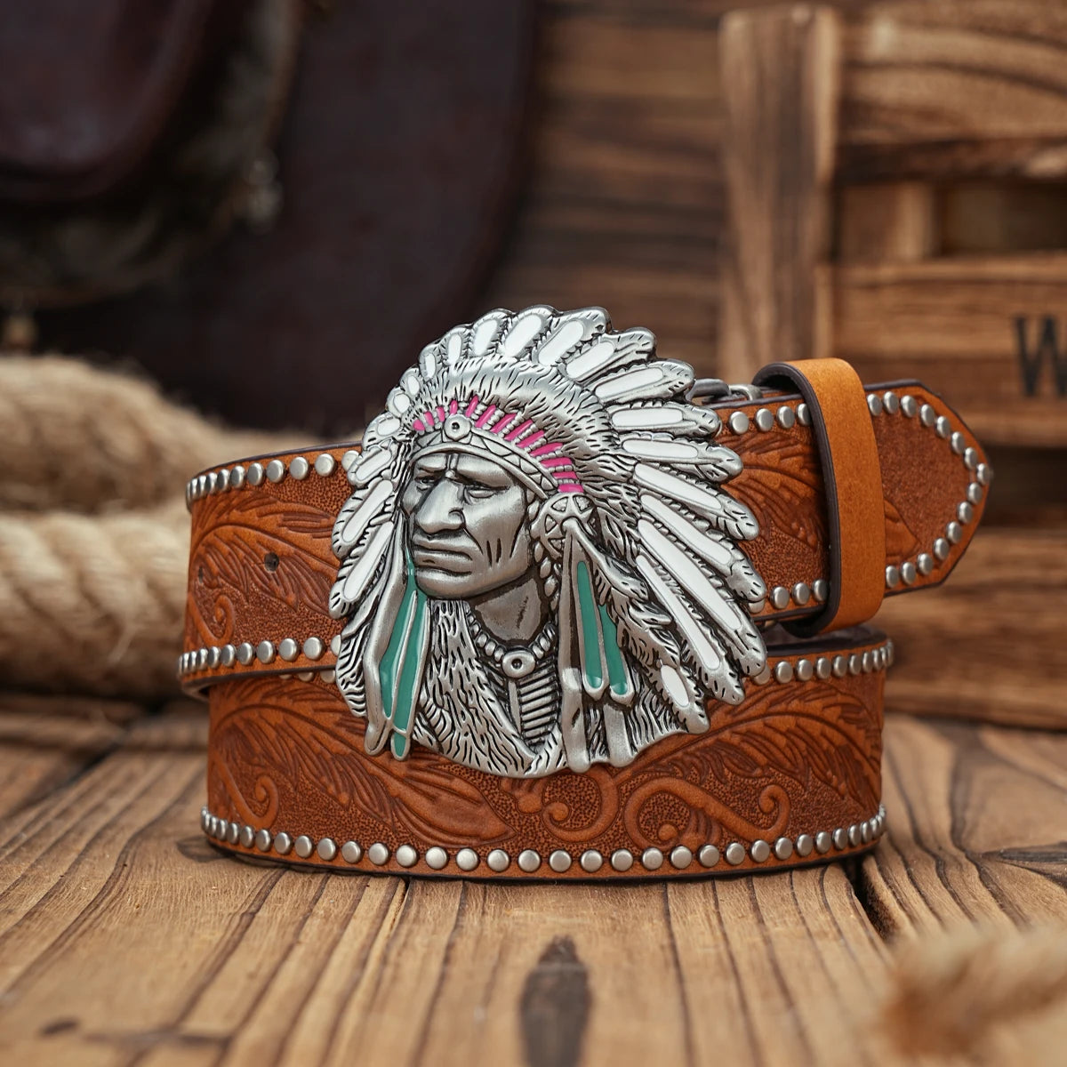 A casual, individual and retro belt, Western-style clothing accessory, metal buckle, PU belt, suitable for both men and women