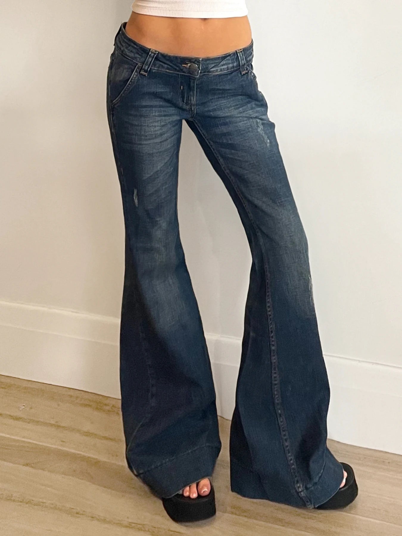 Weekeep Streetwear Low Rise Flared Jeans y2k Vintage Slim-fitting All-match Blue Denim Pants 2000s Casual Women's Jeans Harajuku