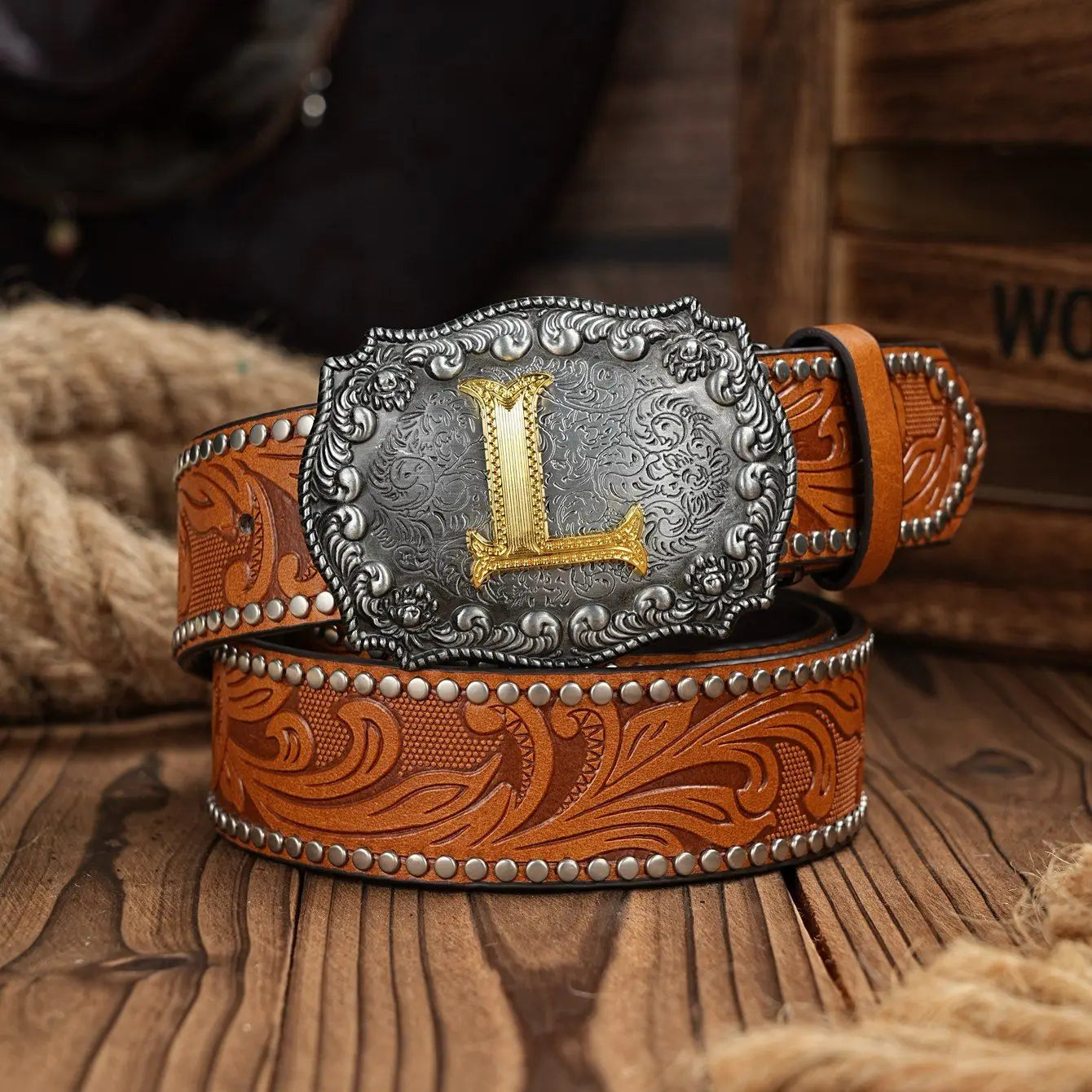 A casual, individual and retro belt, Western-style clothing accessory, metal buckle, PU belt, suitable for both men and women