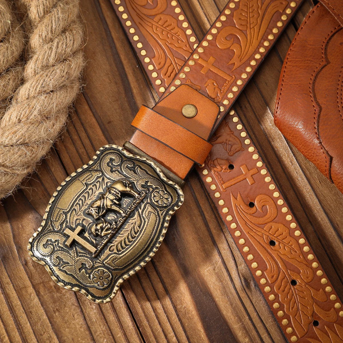 An alloy plate buckle PU material belt, suitable for both men and women, to create a personalized Western retro style