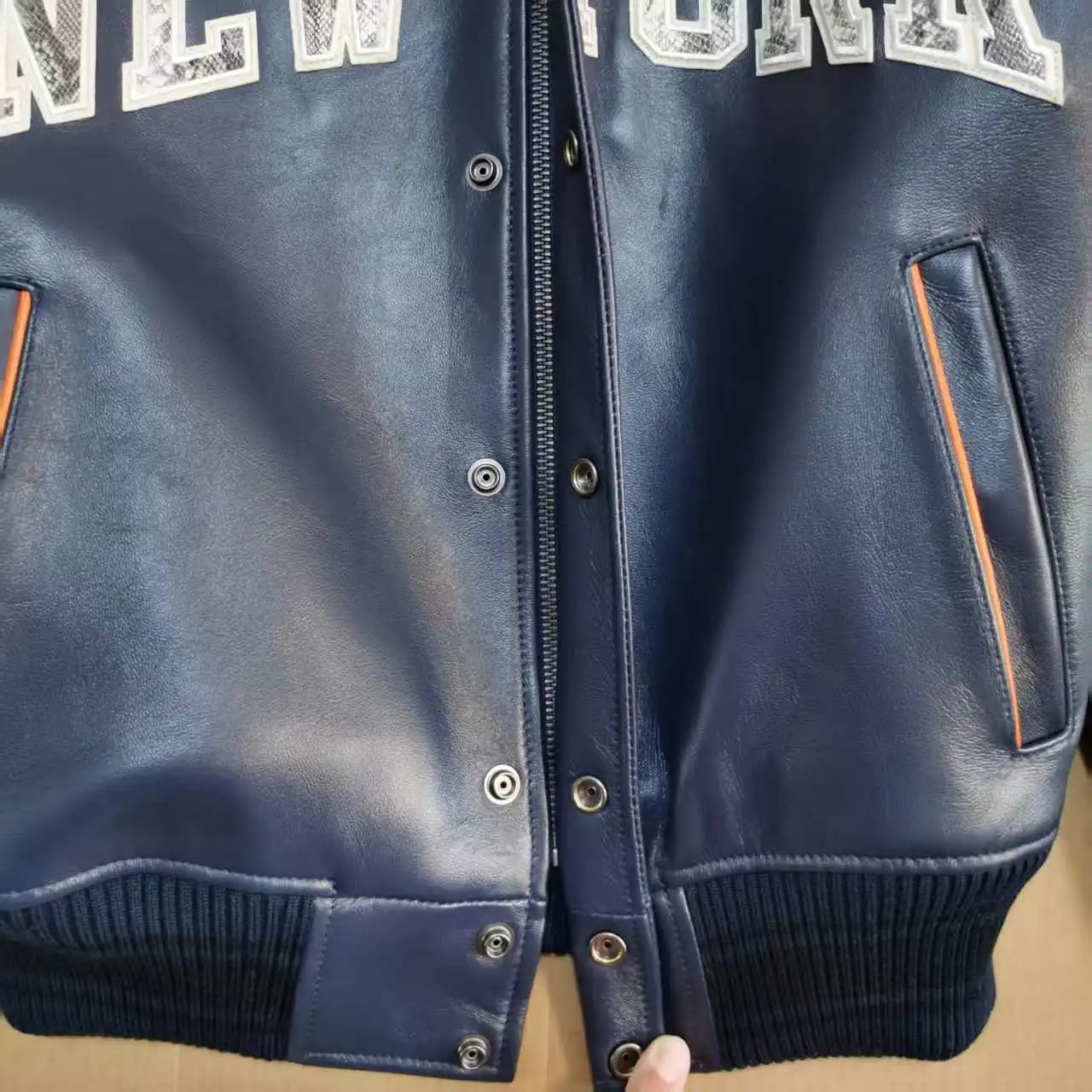 AVIREX New York Knicks co-branded men's new listing basketball pattern flight suit European antique sheepskin jacket fashion top