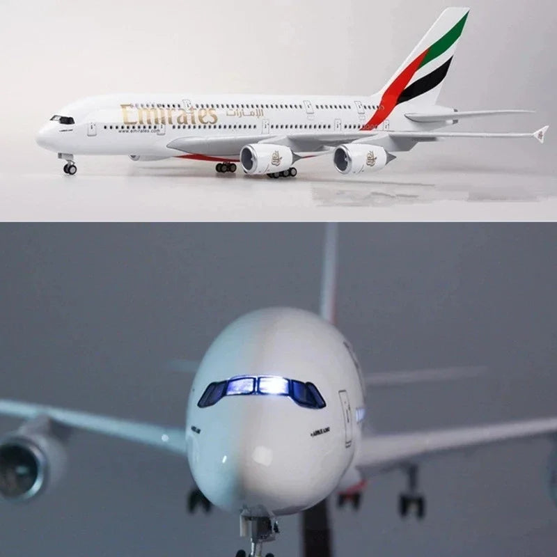 ديكور 45 سم مقياس 1/160 نموذج مصبوب لطائرة إيرباص A380 تابعة لشركة طيران الإمارات مع ضوء وعجلات مجموعة ألعاب طيران