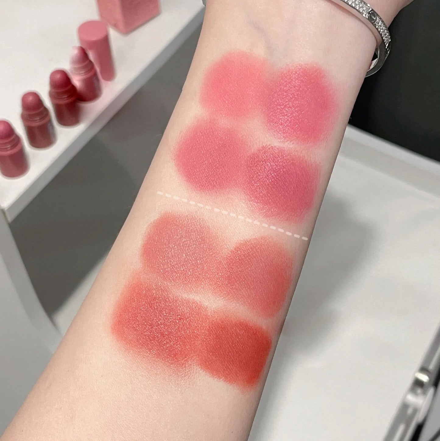 4-Color Matte Velvet Mist Lipstick,1Pc Waterproof Non-Stick Cup Long-Lasting Wear Lipstick For Women
