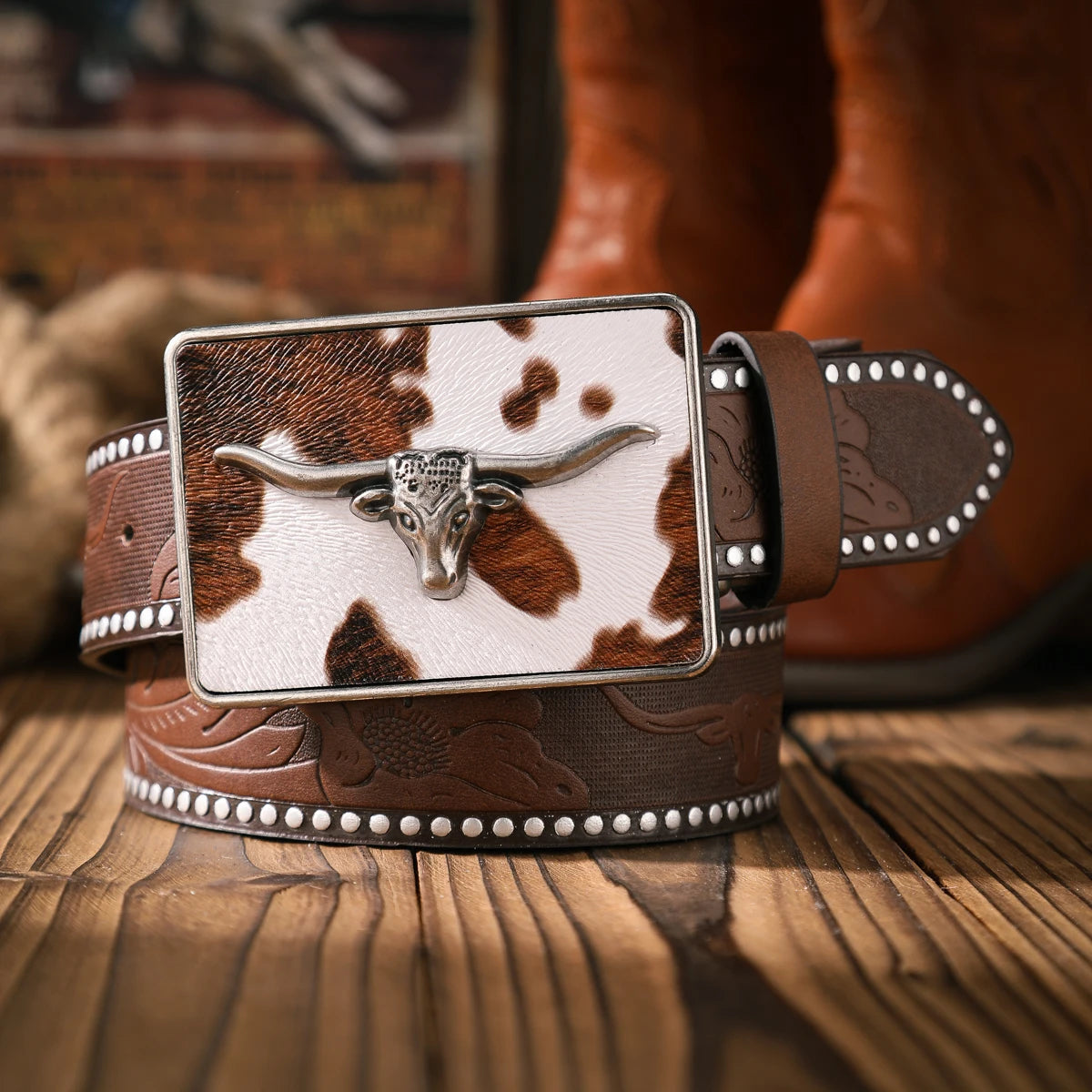 A casual and retro belt, a waist accessory for Western-style clothing, metal buckle, PU belt, suitable for both men and women