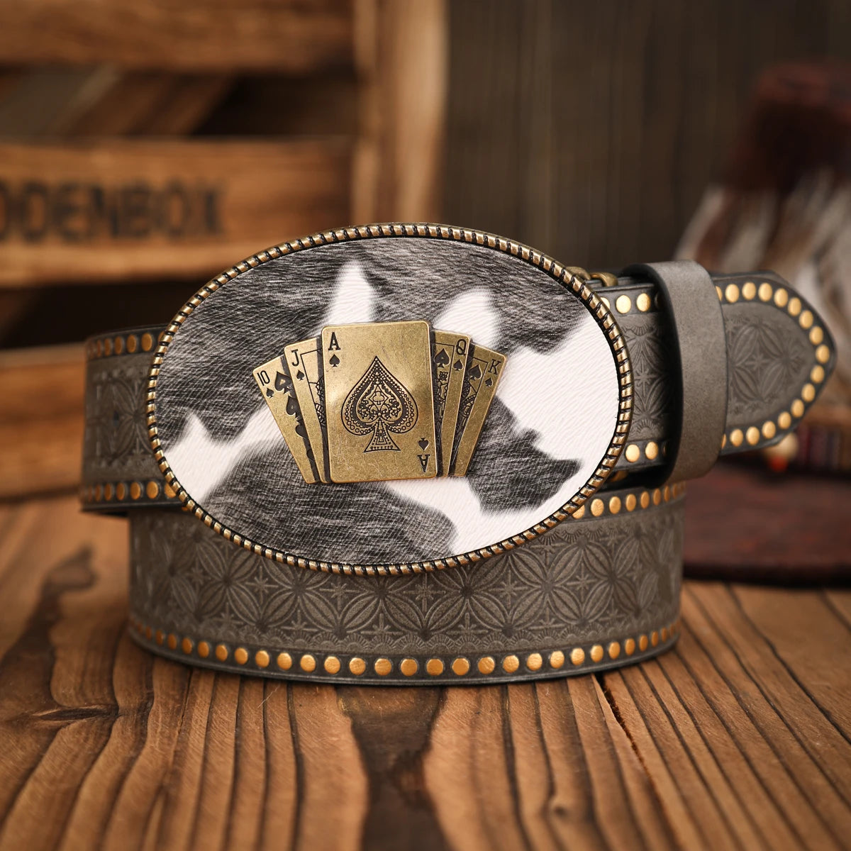 A casual, individual and retro belt, a Western-style clothing accessory, metal buckle, PU belt, suitable for both men and women