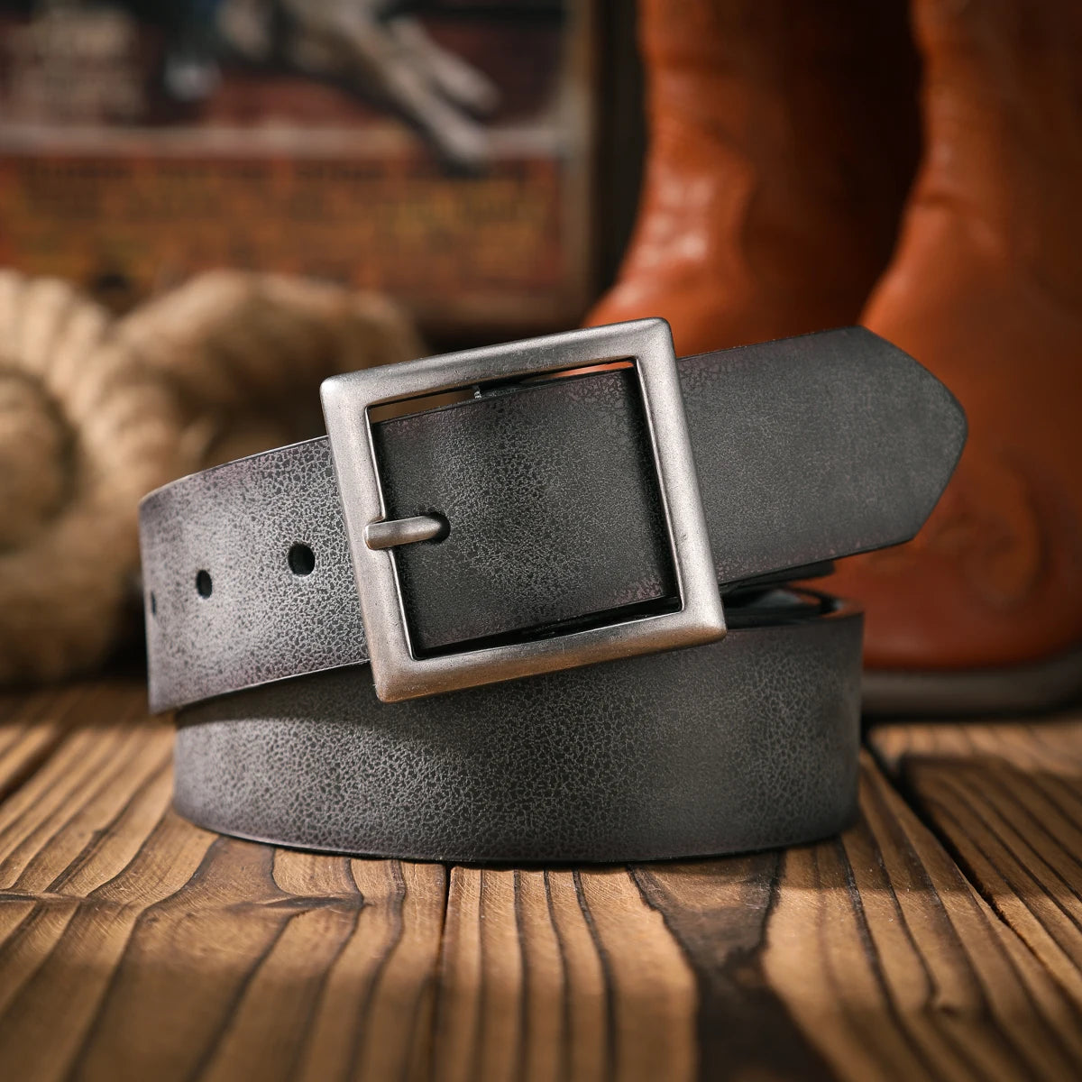 A casual and retro belt, a waist accessory for Western-style clothing, metal buckle, PU belt, suitable for both men and women